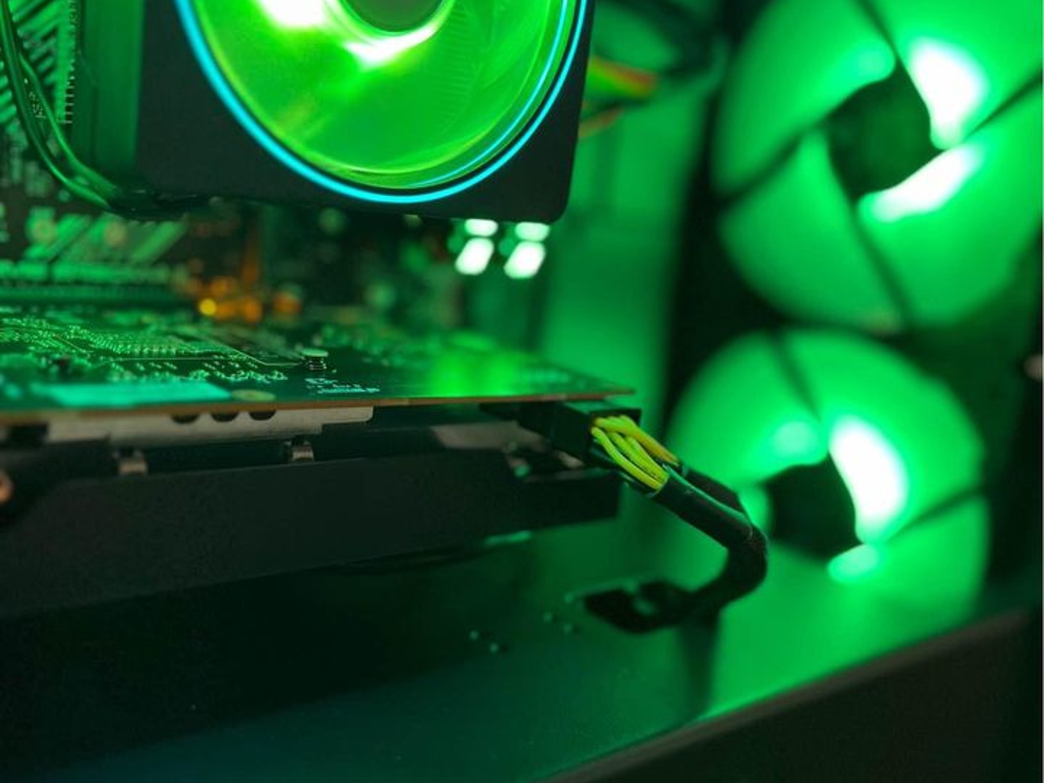 Ryzen 5 3600// RX6600// 16gig Ram// 500gig SSD