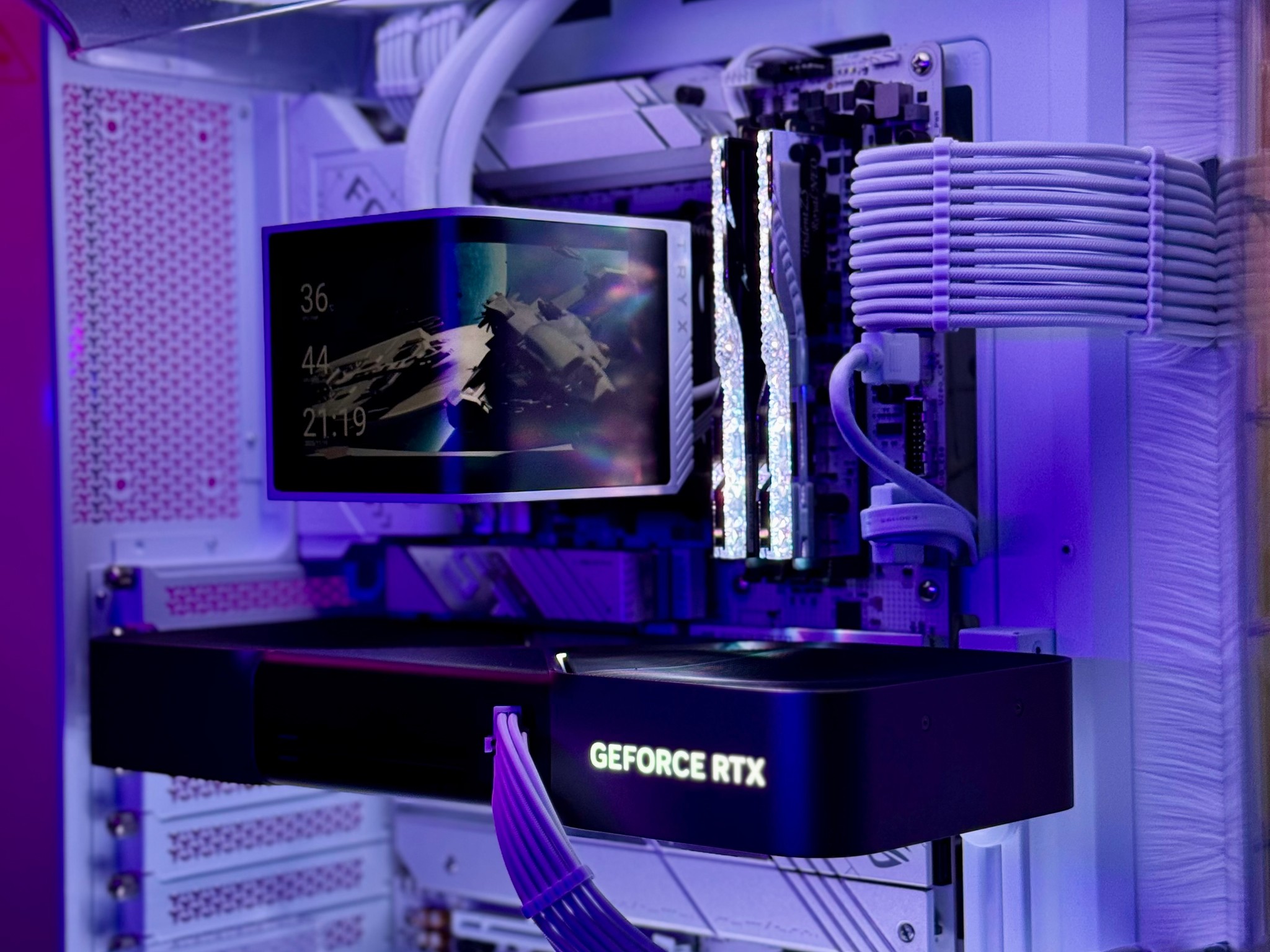 Corsair Pro Gaming PC 🏰 5080 Founders Edition | 9800x3D | 3TB SSD | 32GB G.Skill Royal Neo CL28