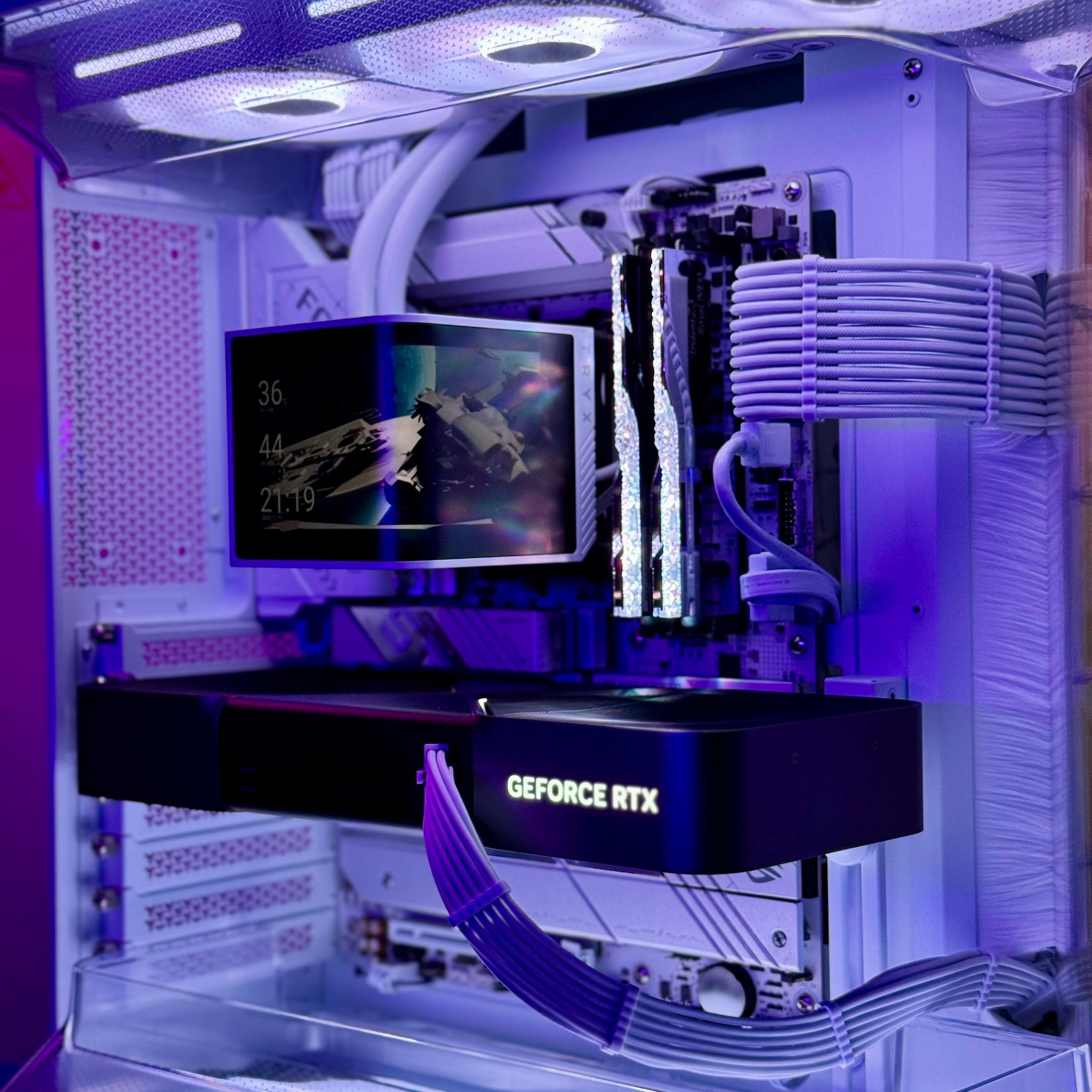 Corsair Pro Gaming PC 🏰 5080 Founders Edition | 9800x3D | 3TB SSD | 32GB G.Skill Royal Neo CL28