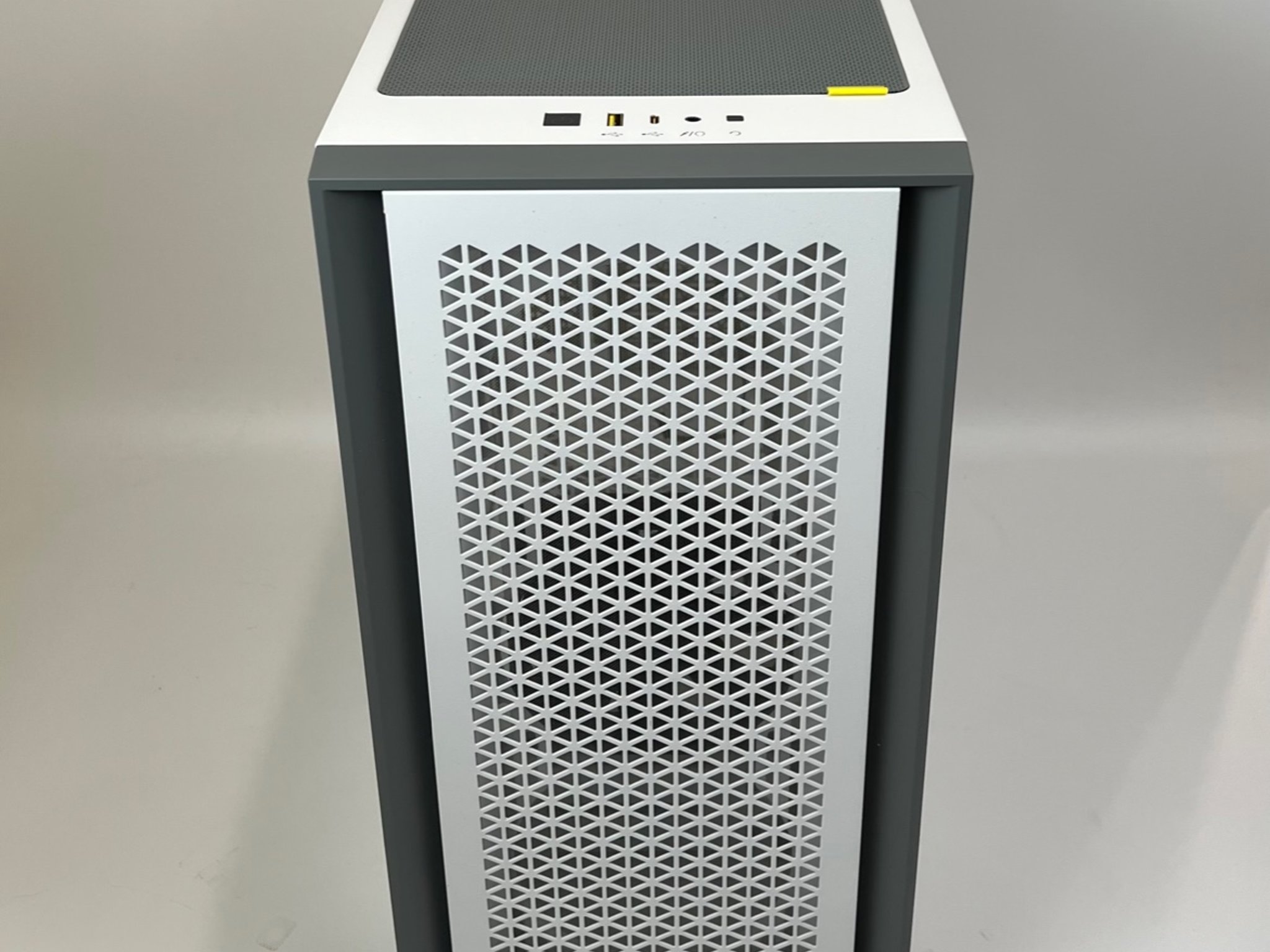 Corsair 4000D Airflow White Steel / Tempered Glass ATX Mid Tower Computer Case