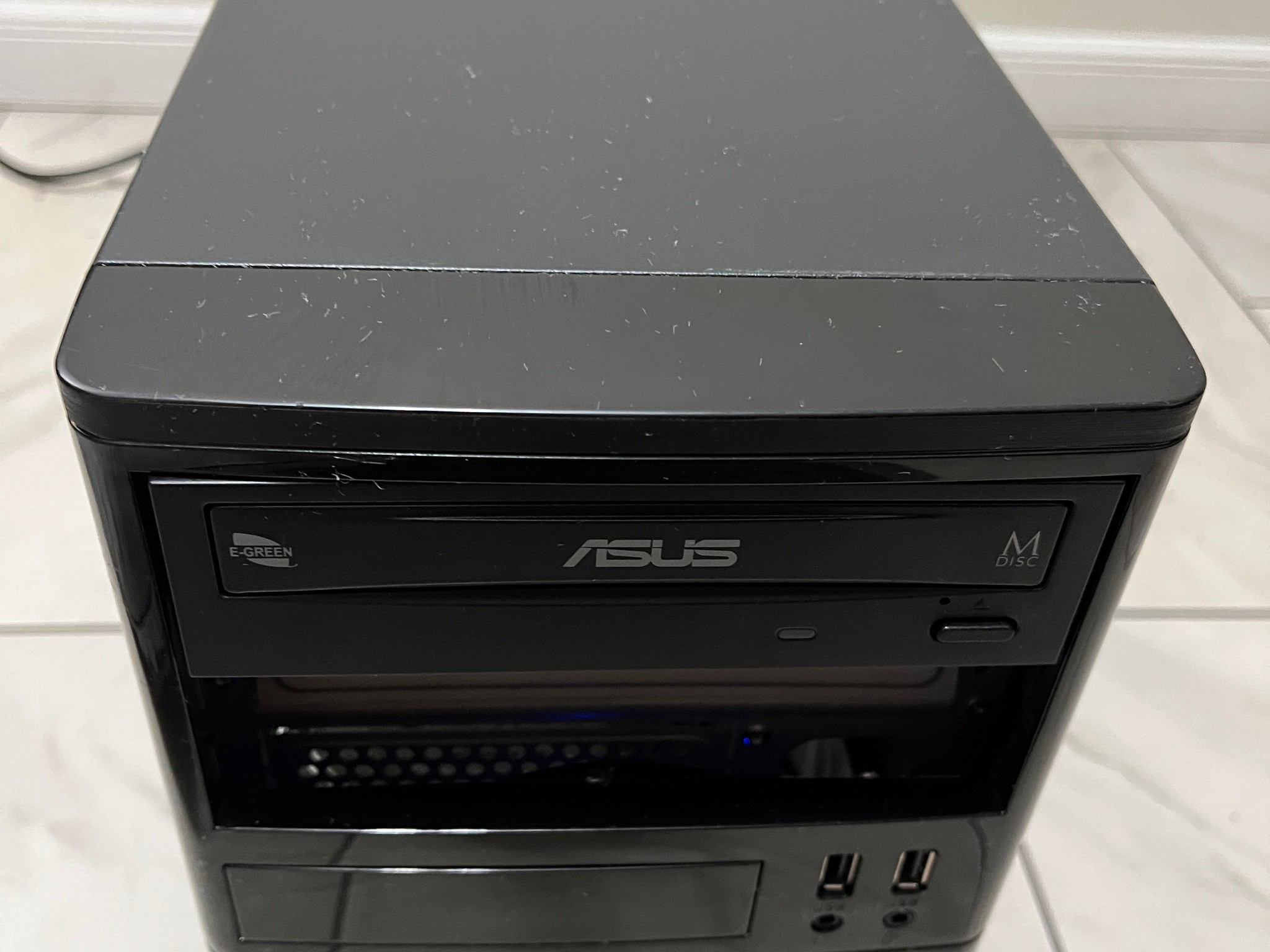 NVIDIA RTX 2060 Super, Intel Core i5-8400, 16GB RAM, 1.1 TB Storage, Sleeper Gaming PC w/ Wi-Fi & BT