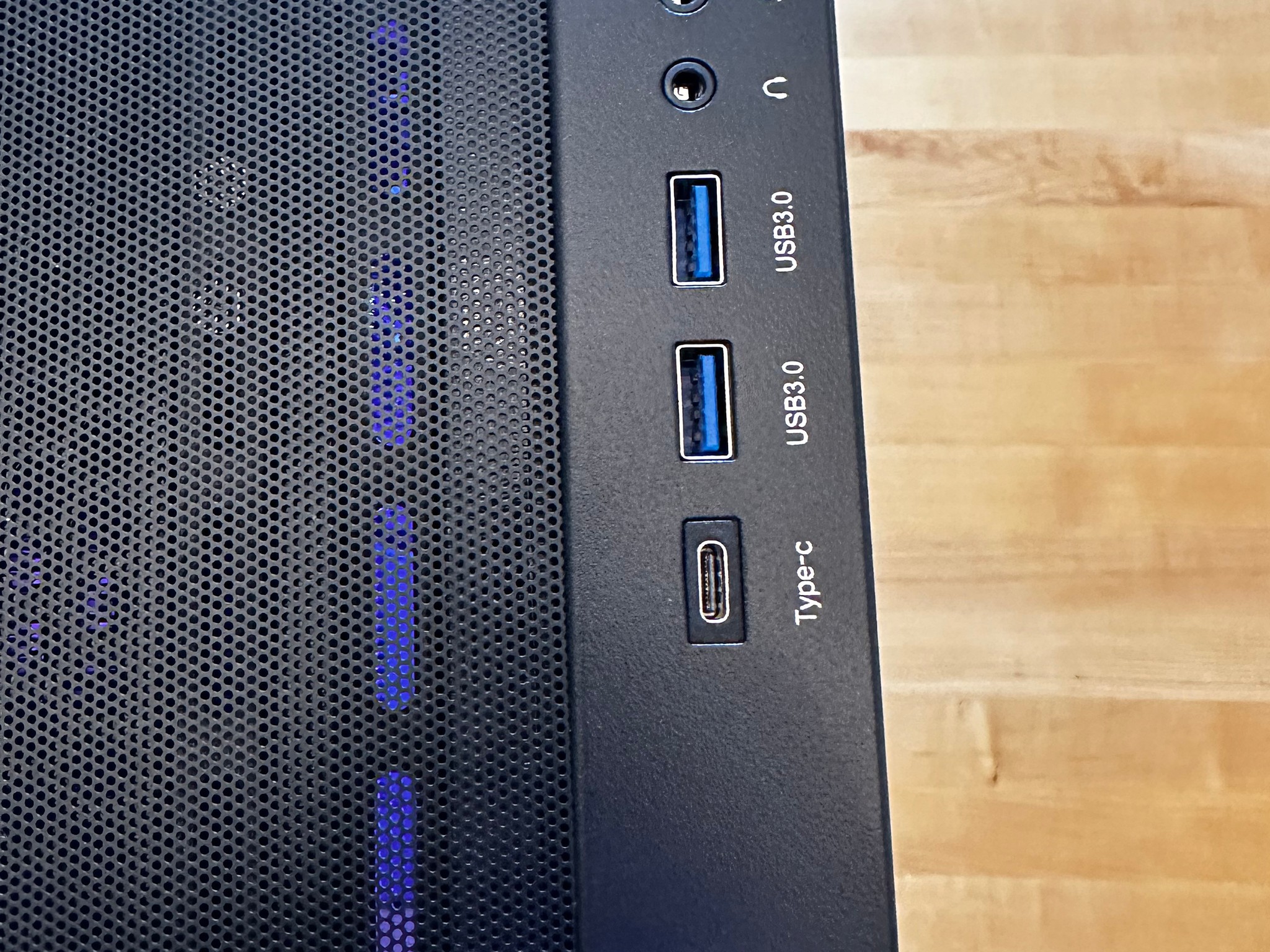 🫨🖤²|RTX 4070 ti, Ryzen 7 5800x, 32gb DDR4, 2tb SSD WiFi Equipped AIO Cooled Gaming PC!