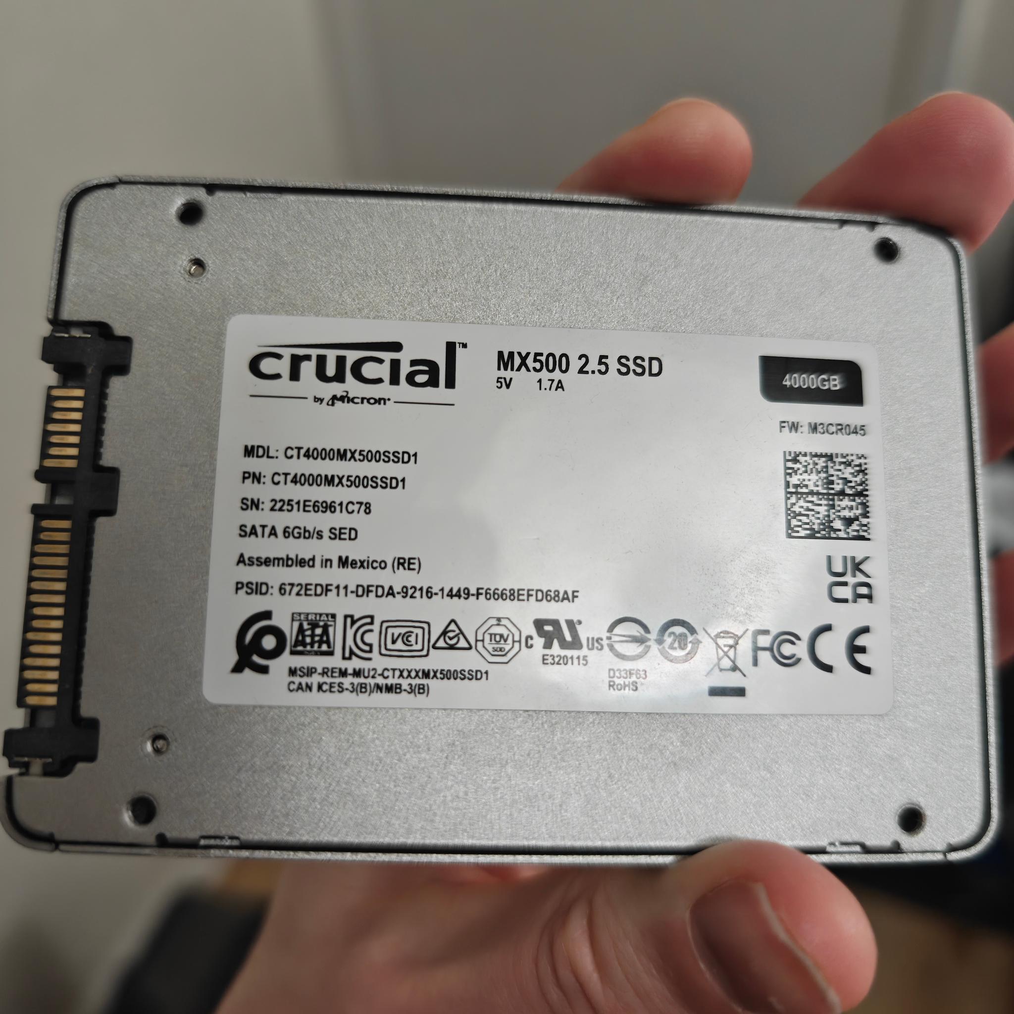 Crucial 4TB SSD mx500