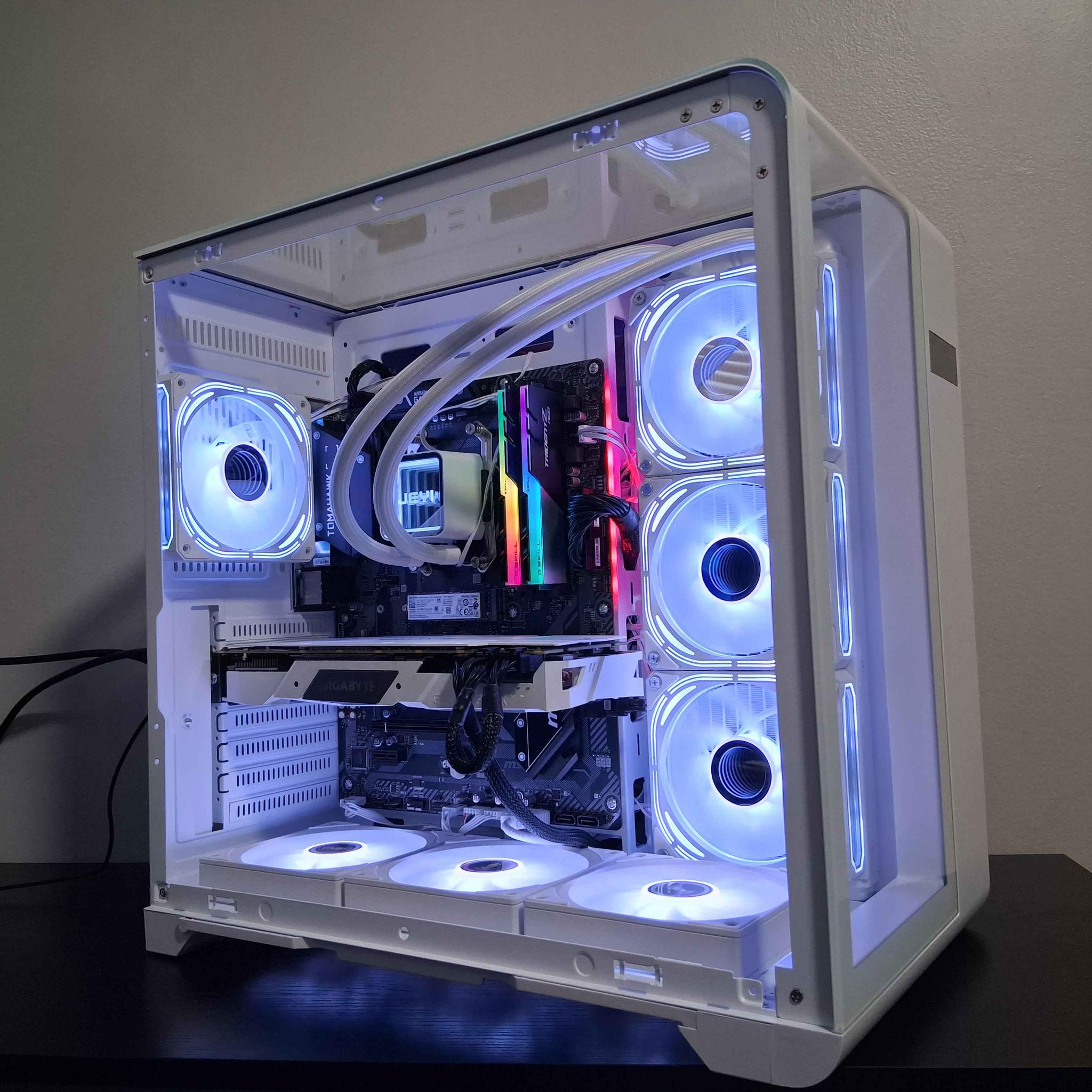 ⚪🟣Gaming PC🟣⚪ Ryzen 5 3600XT / 16GB DDR4 / 2.5TB Storage / GIGABYTE RTX 2070 / WINDOWS 11 / WIFI