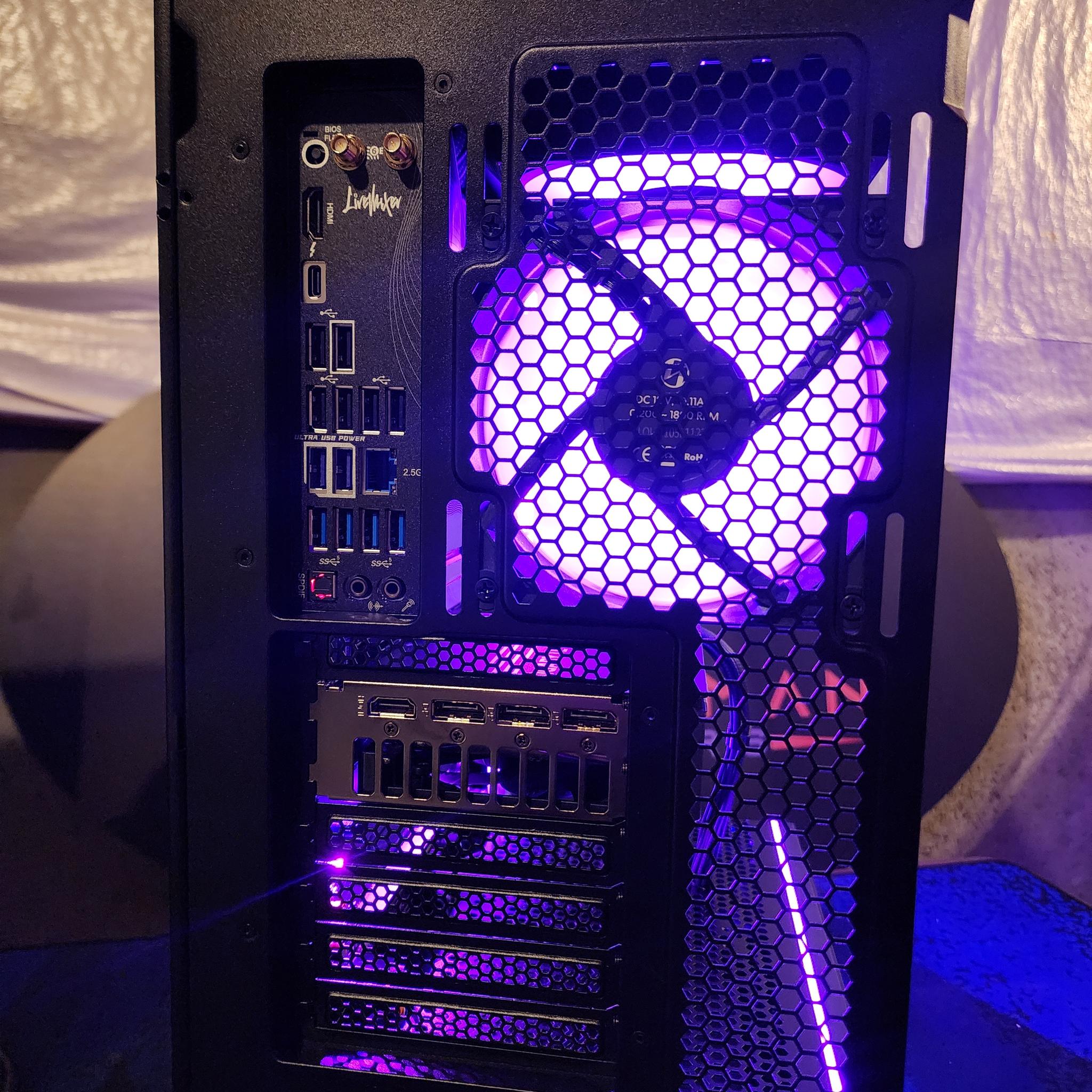 RTX 5070 Ti / Intel Core Ultra 9 285 / 32GB DDR5 RAM / 2TB NVMe
