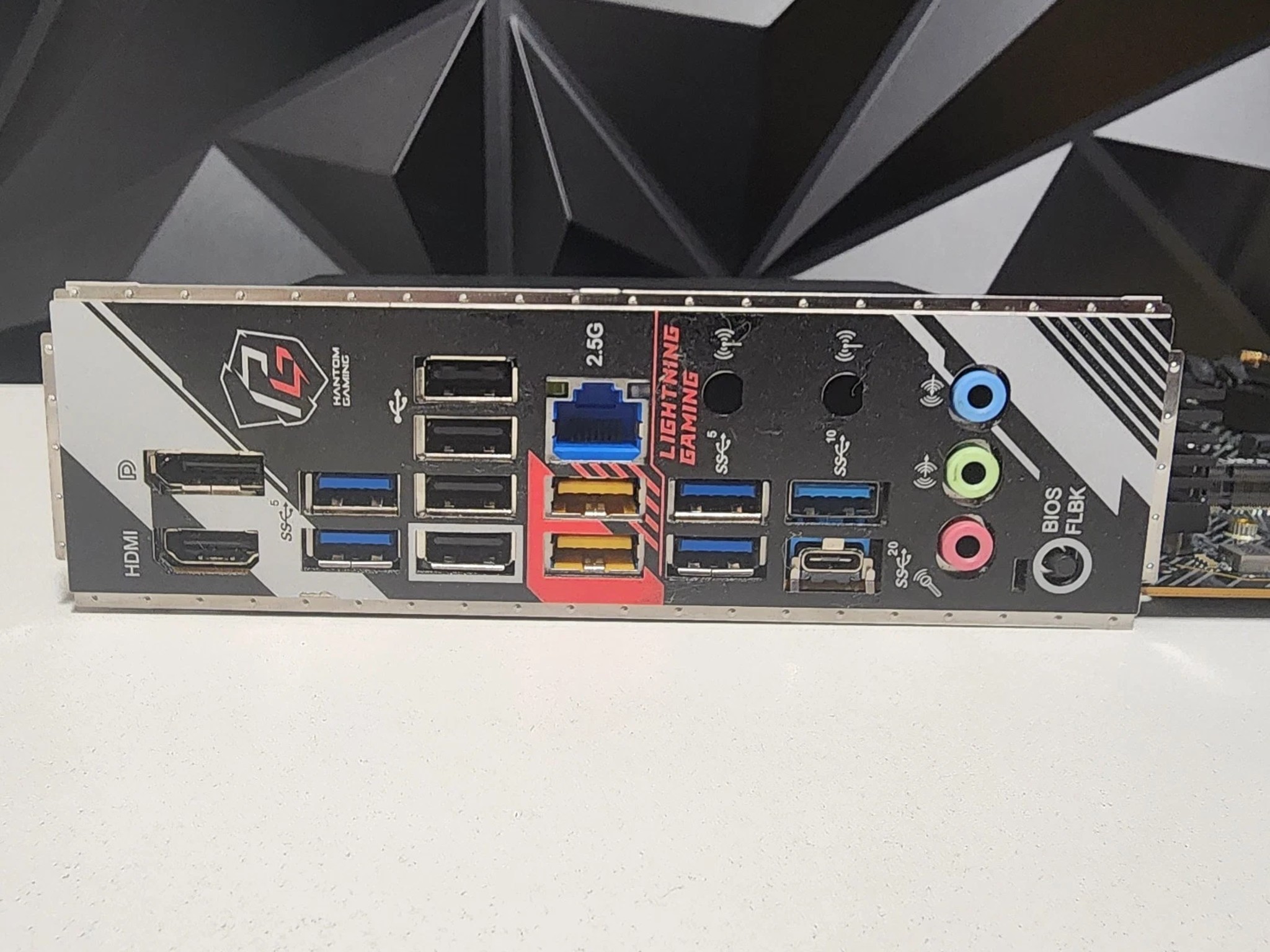 UPDATED BIOS ASRock X670E PG Lightning DDR5 AM5 ATX Motherboard