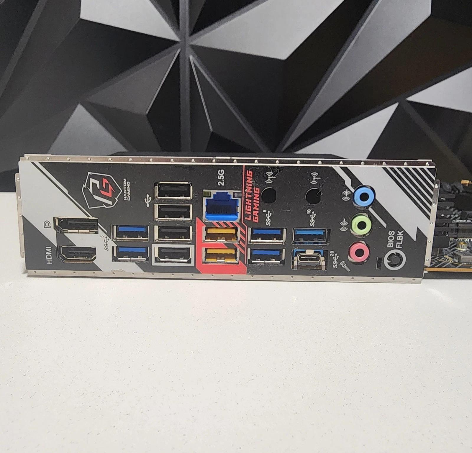 UPDATED BIOS ASRock X670E PG Lightning DDR5 AM5 ATX Motherboard