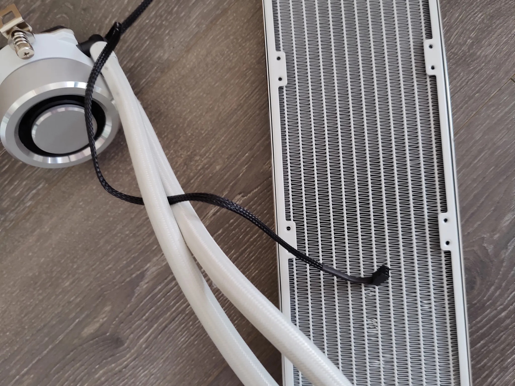 Lian Li Galahad Uni SLI 360