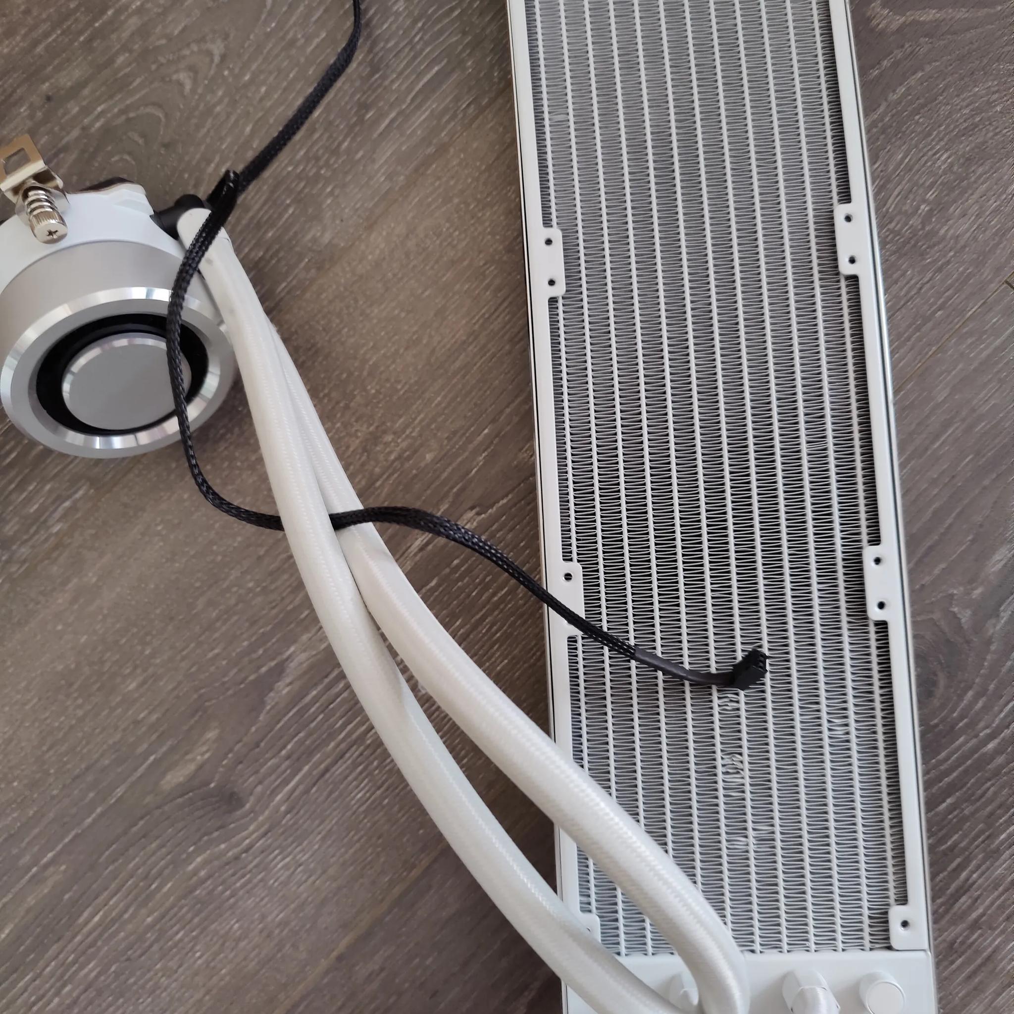 Lian Li Galahad Uni SLI 360