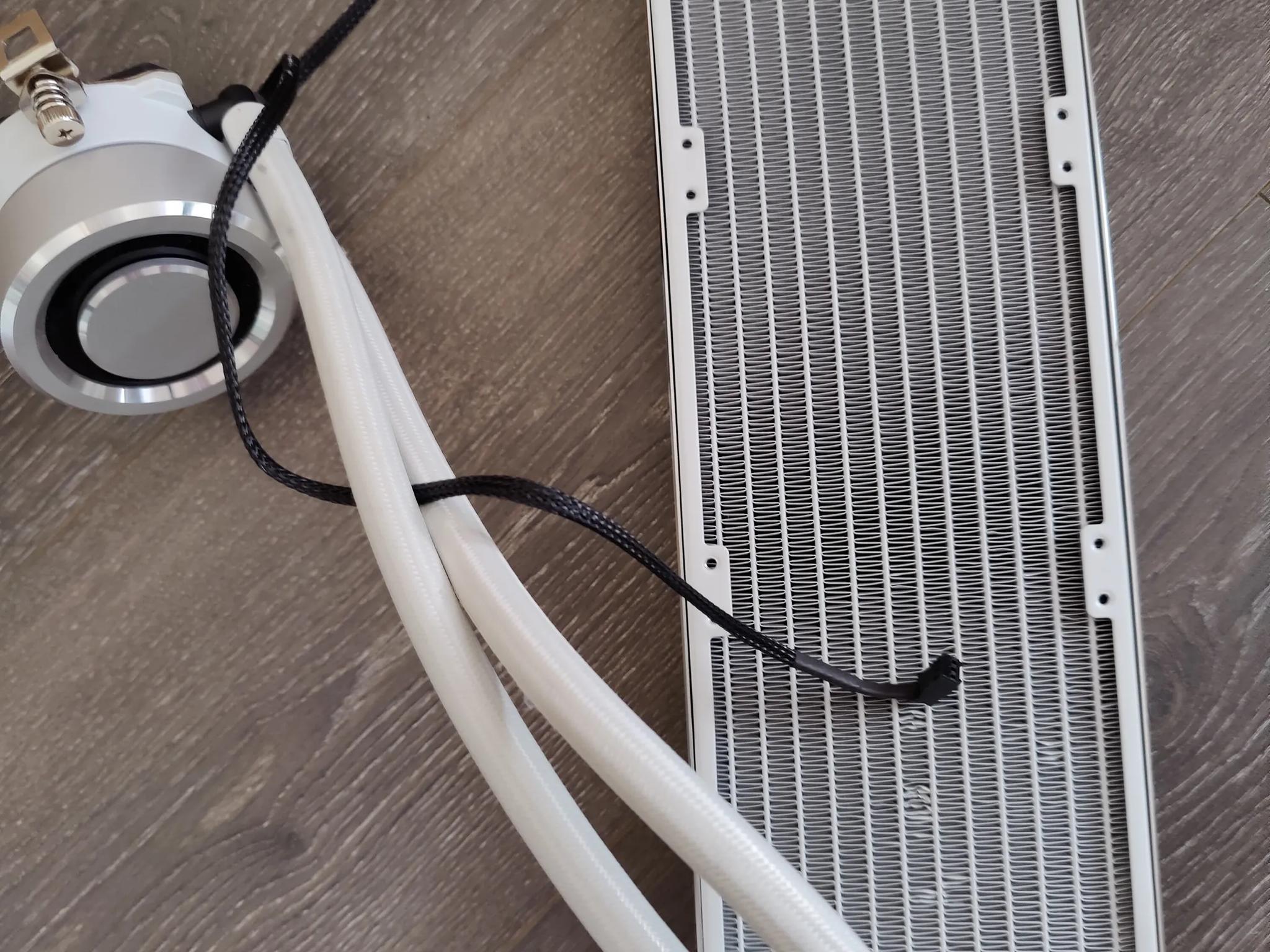Lian Li Galahad Uni SLI 360