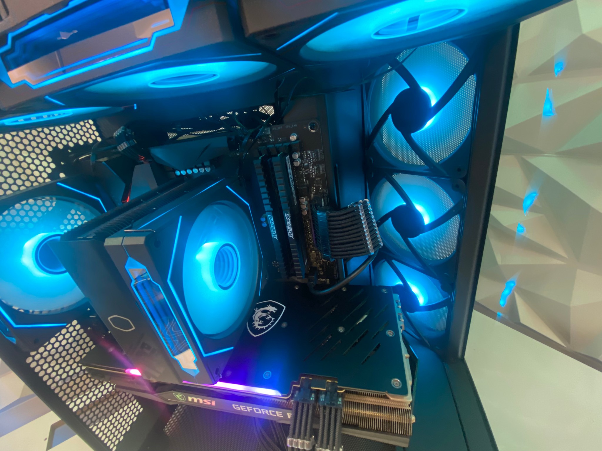 Pure Aesthetic Gaming PC | Ryzen 7-5800XT | RTX 3070 8GB | 16GB RAM | 1TB SSD
