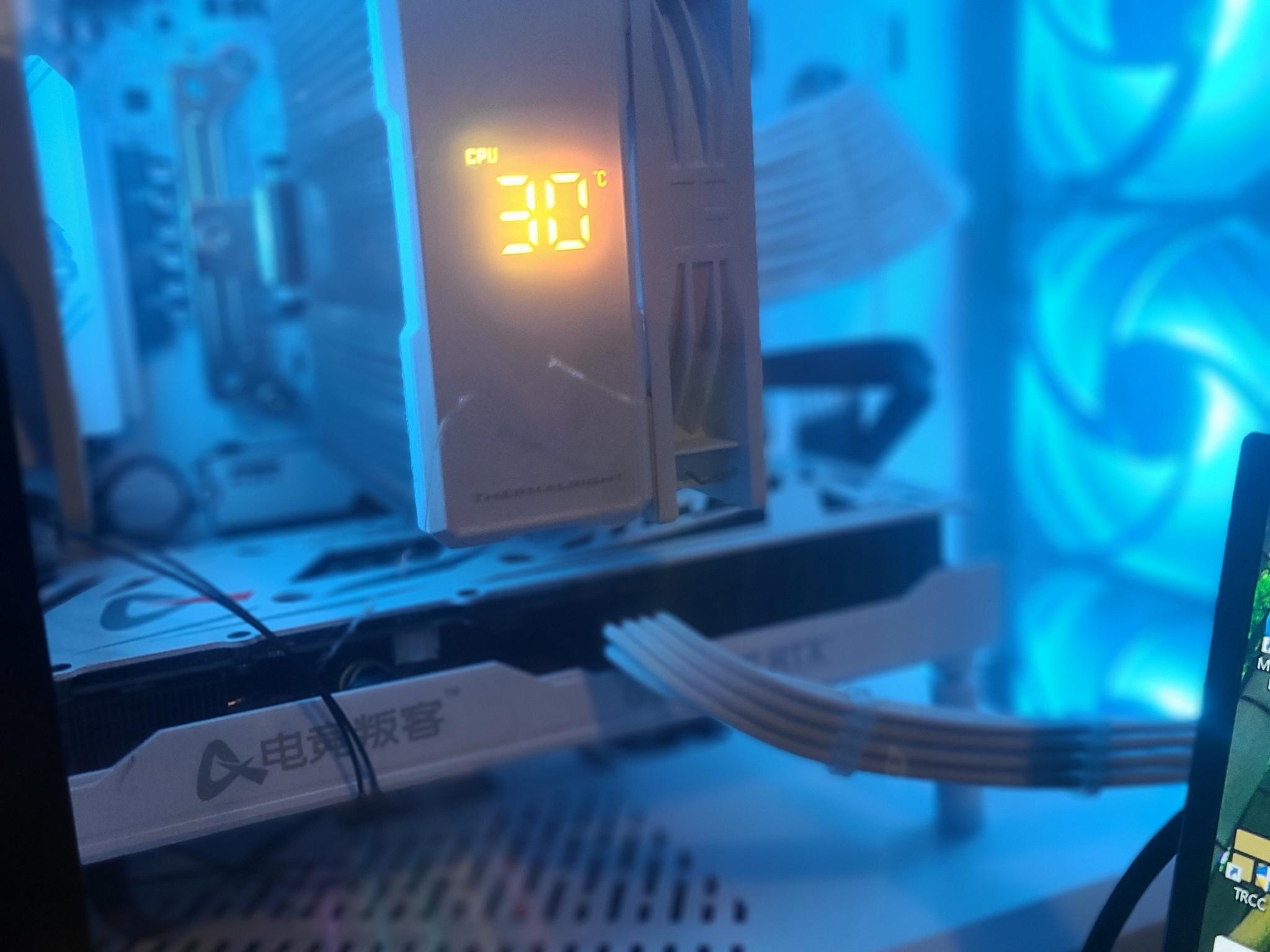 Ryzen 5600/b550/rtx 3060 ti white pc
