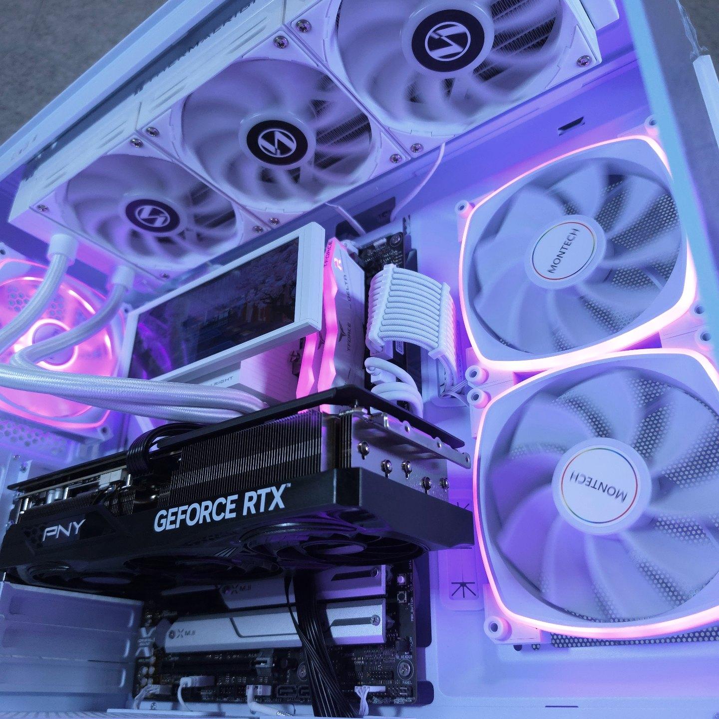 PNY RTX 5070Ti 💜 Ryzen 7 9800X3D
