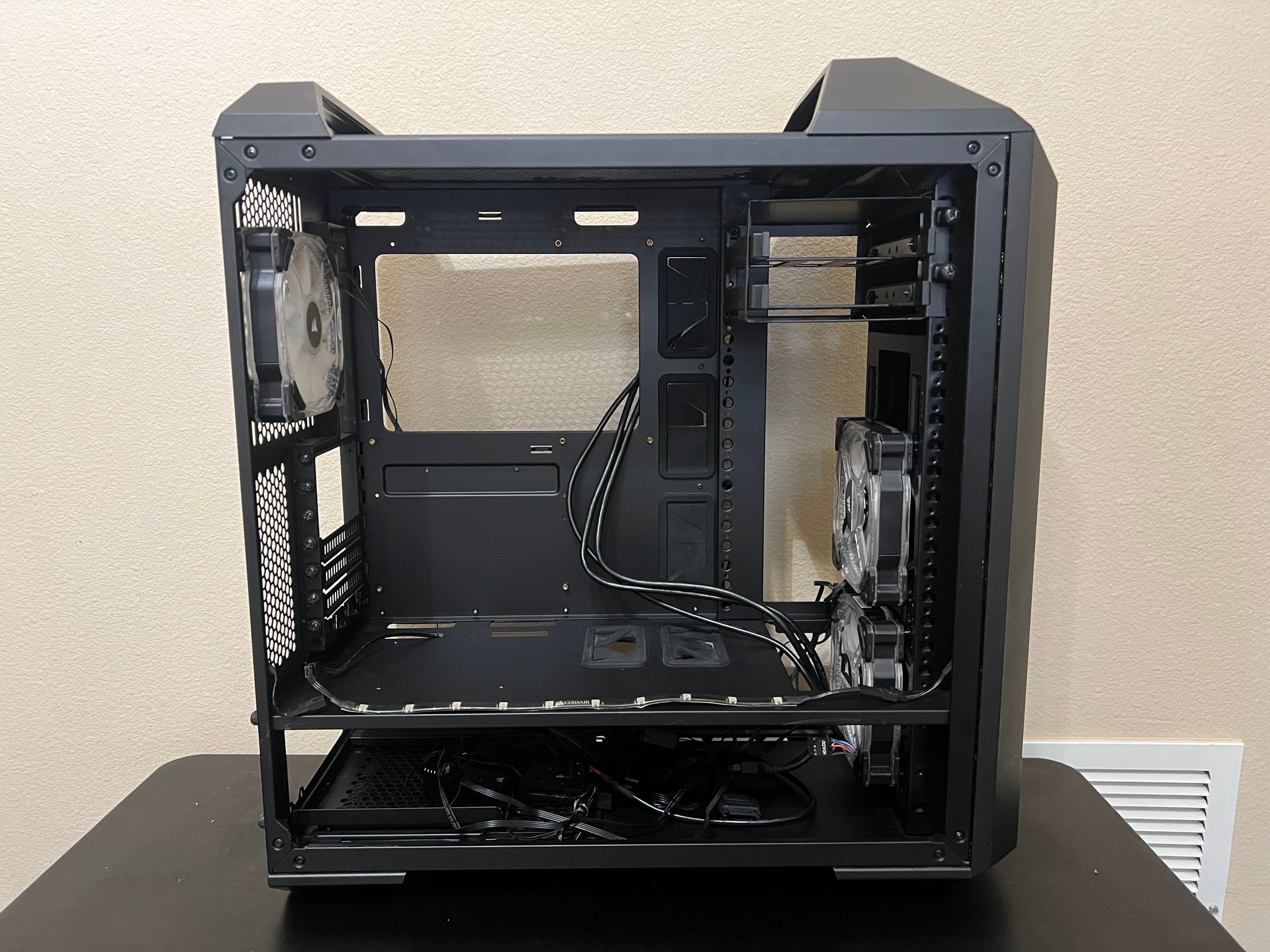 Cooler Master MasterCase Pro 5 - Screws & accessories included