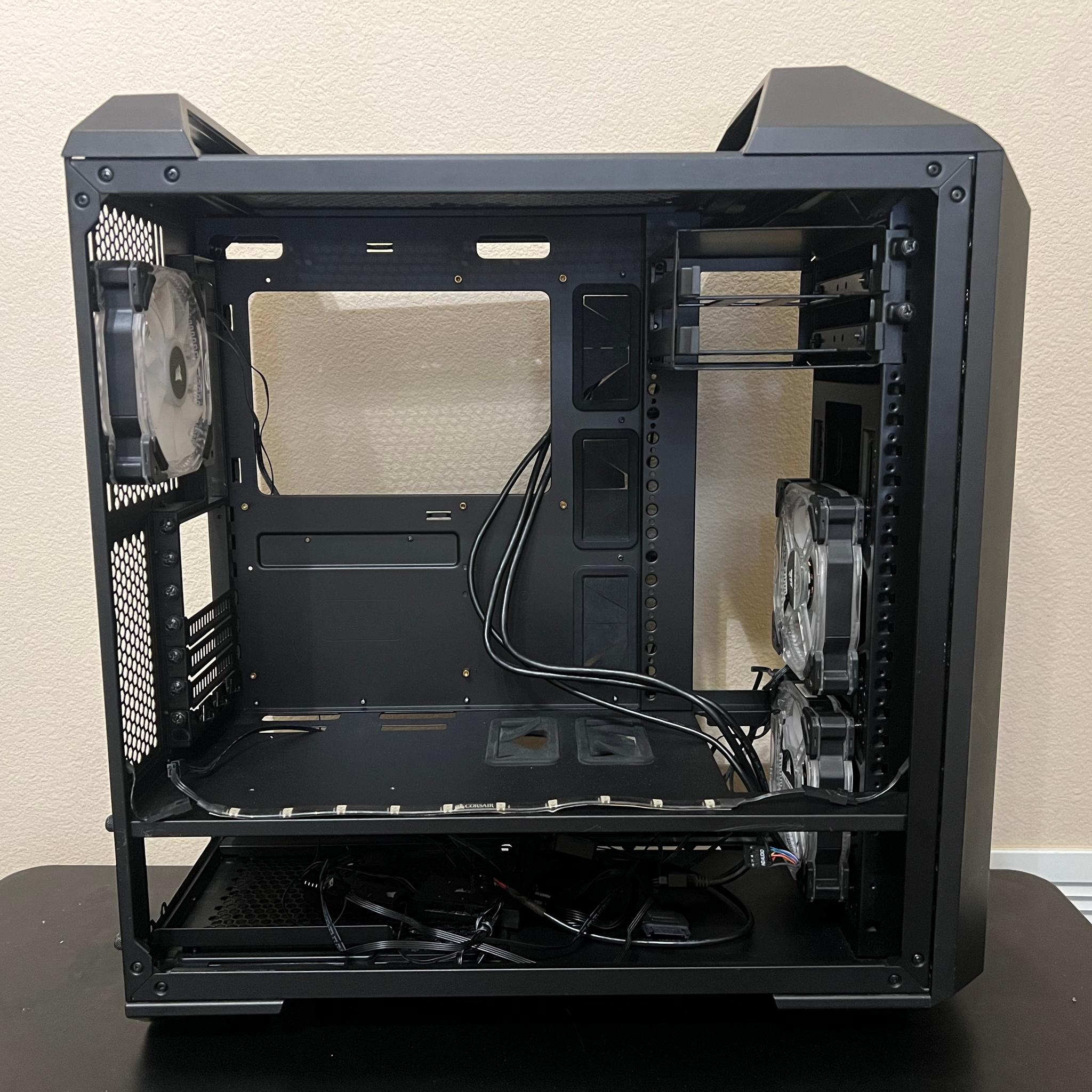 Cooler Master MasterCase Pro 5 - Screws & accessories included