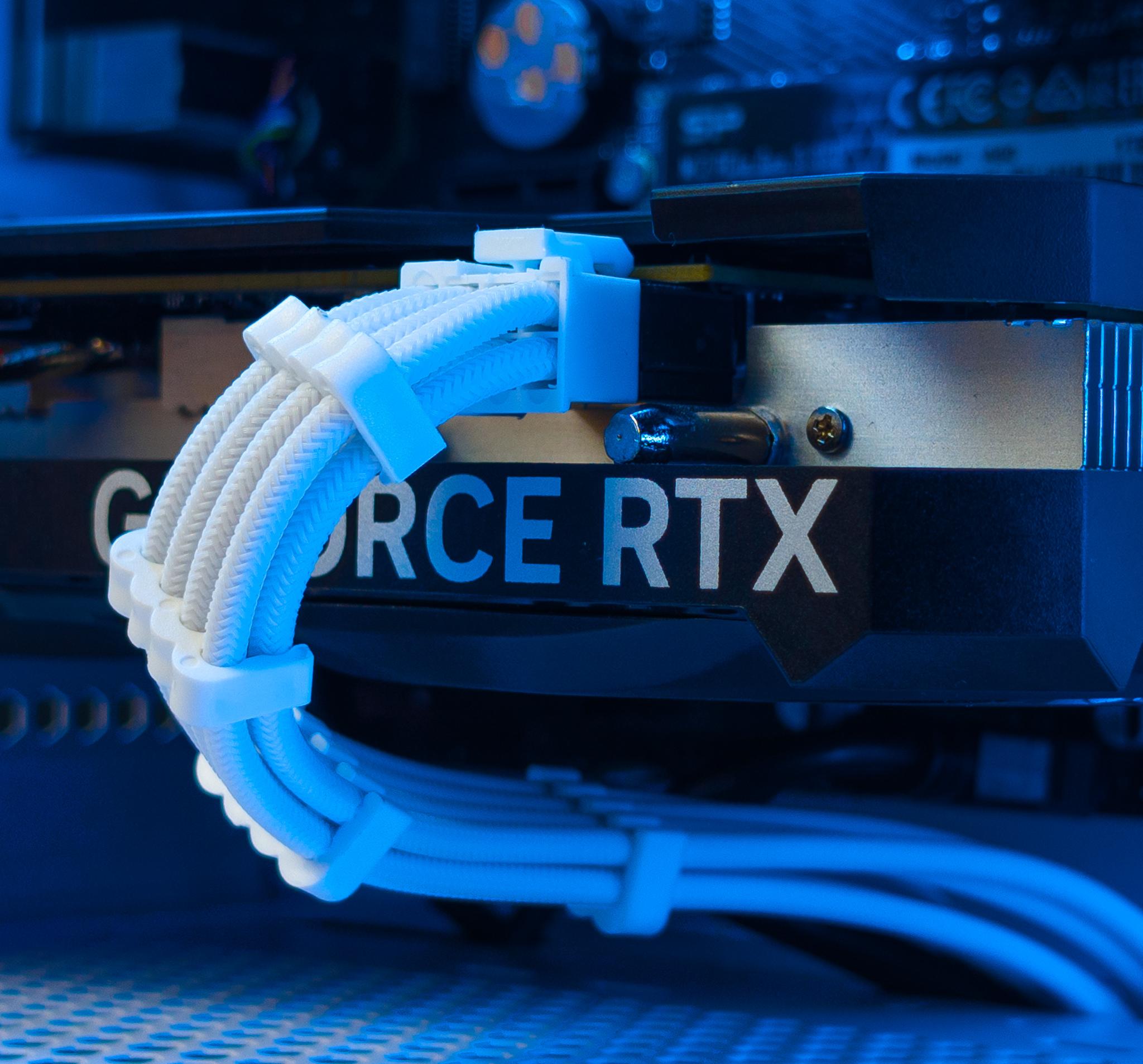 🤍🖤 RTX 4060 / Ryzen 7 3800X / 32GB Gaming PC 🖤🤍