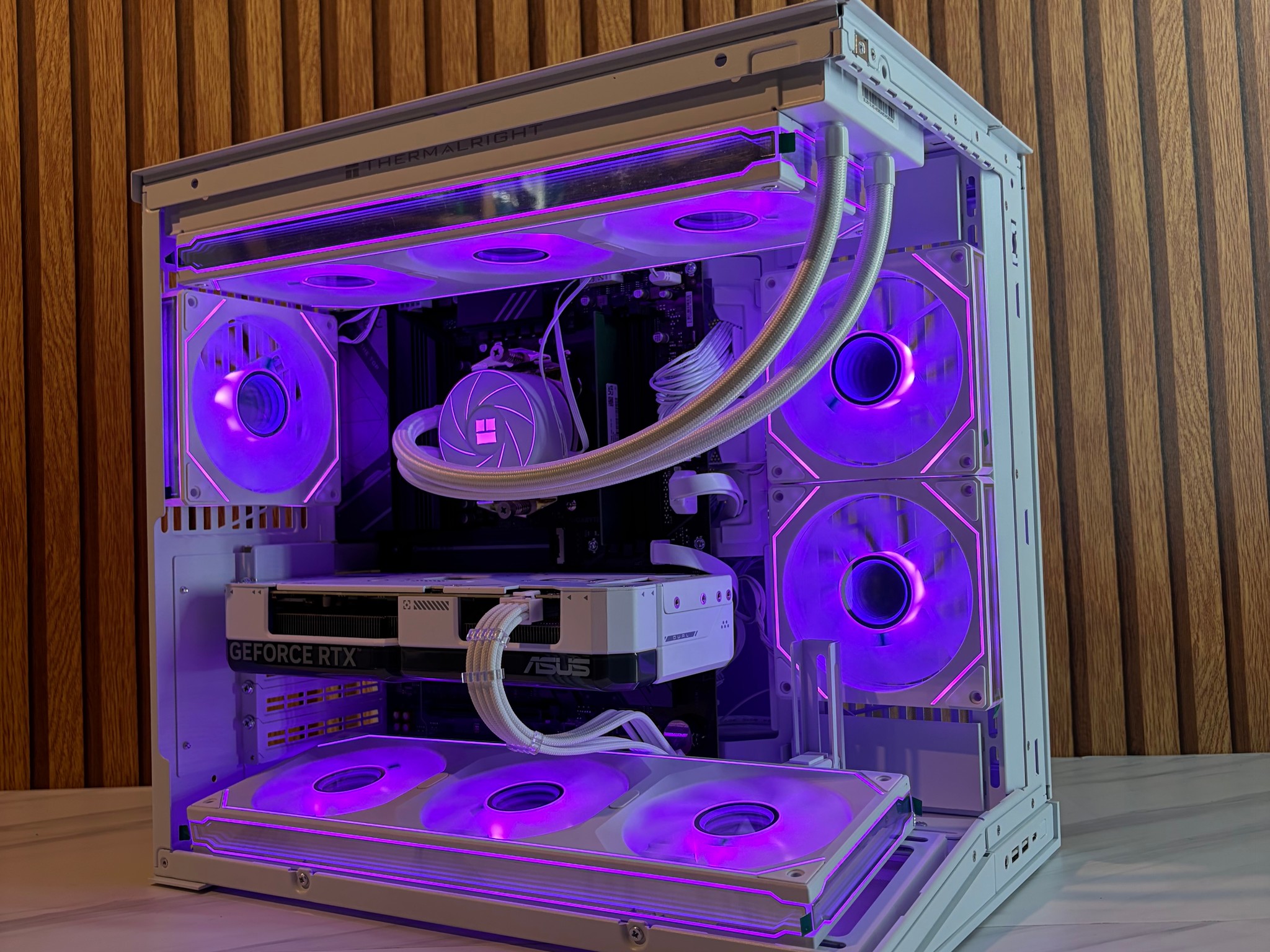 RTX 4070 | RYZEN 5 9600X | 16GB DDR5 | 2TB NVME | 650W | 360MM AIO | Windows 11 pro