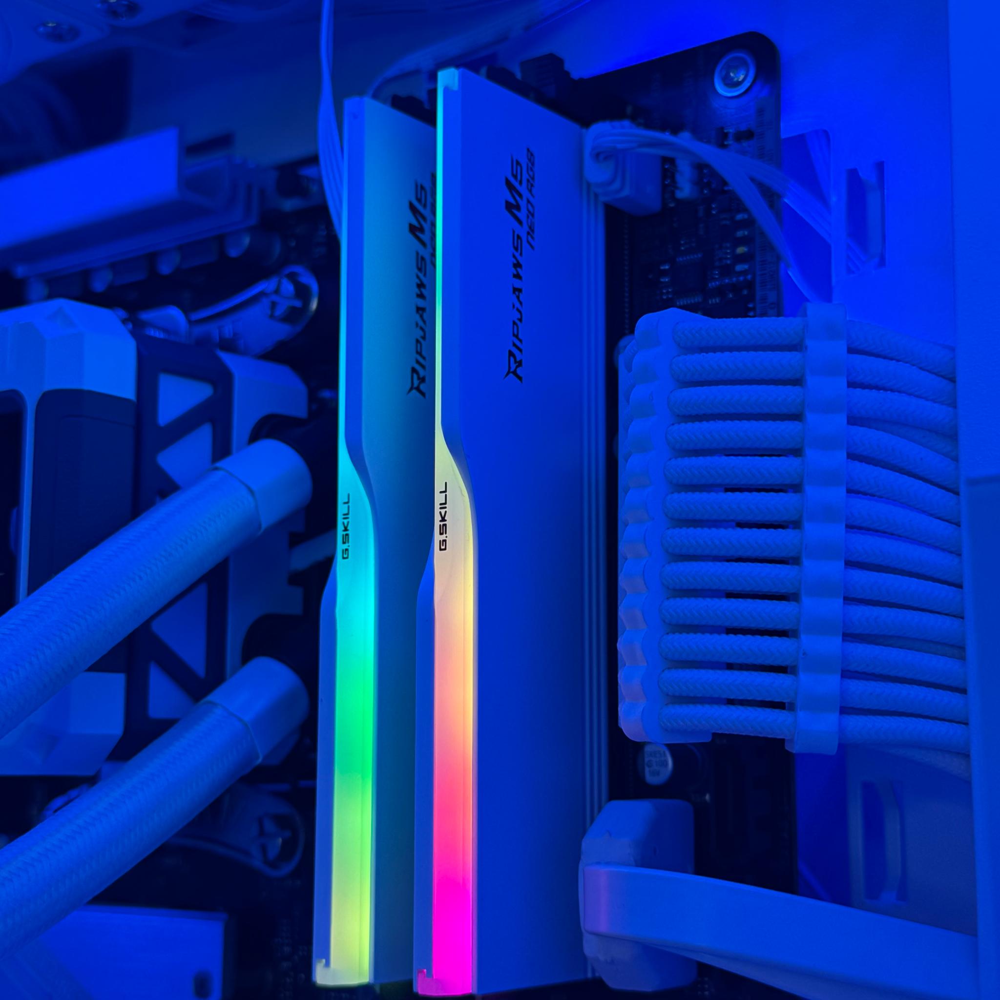 💡🐰|High-end Gaming Pc| Ryzen 7 7700x, 9070xt, 32gb, 1tb, Wifi
