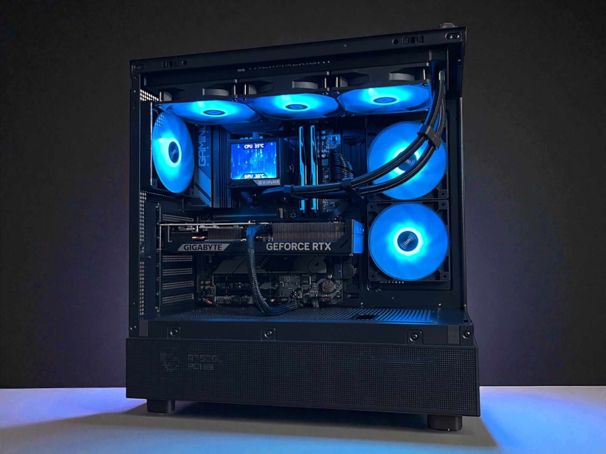 RTX 5070 12GB | Ryzen 7 7700X | 32GB DDR5 6000MT/s | 2TB NVMe | The Wingman RTX V2