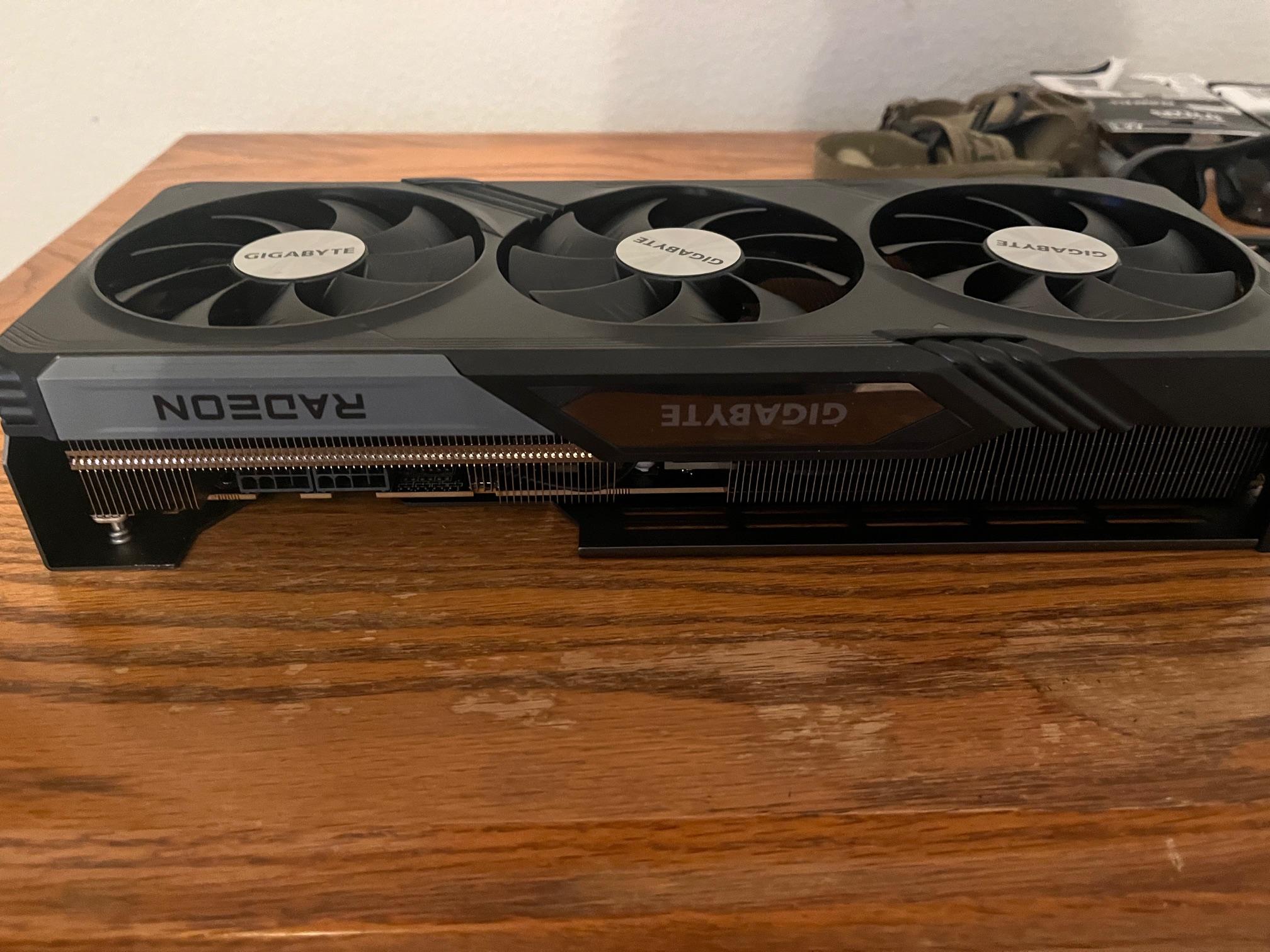 ❗SALE ❗Gigabyte RX 7800 XT – Barely Used – $500