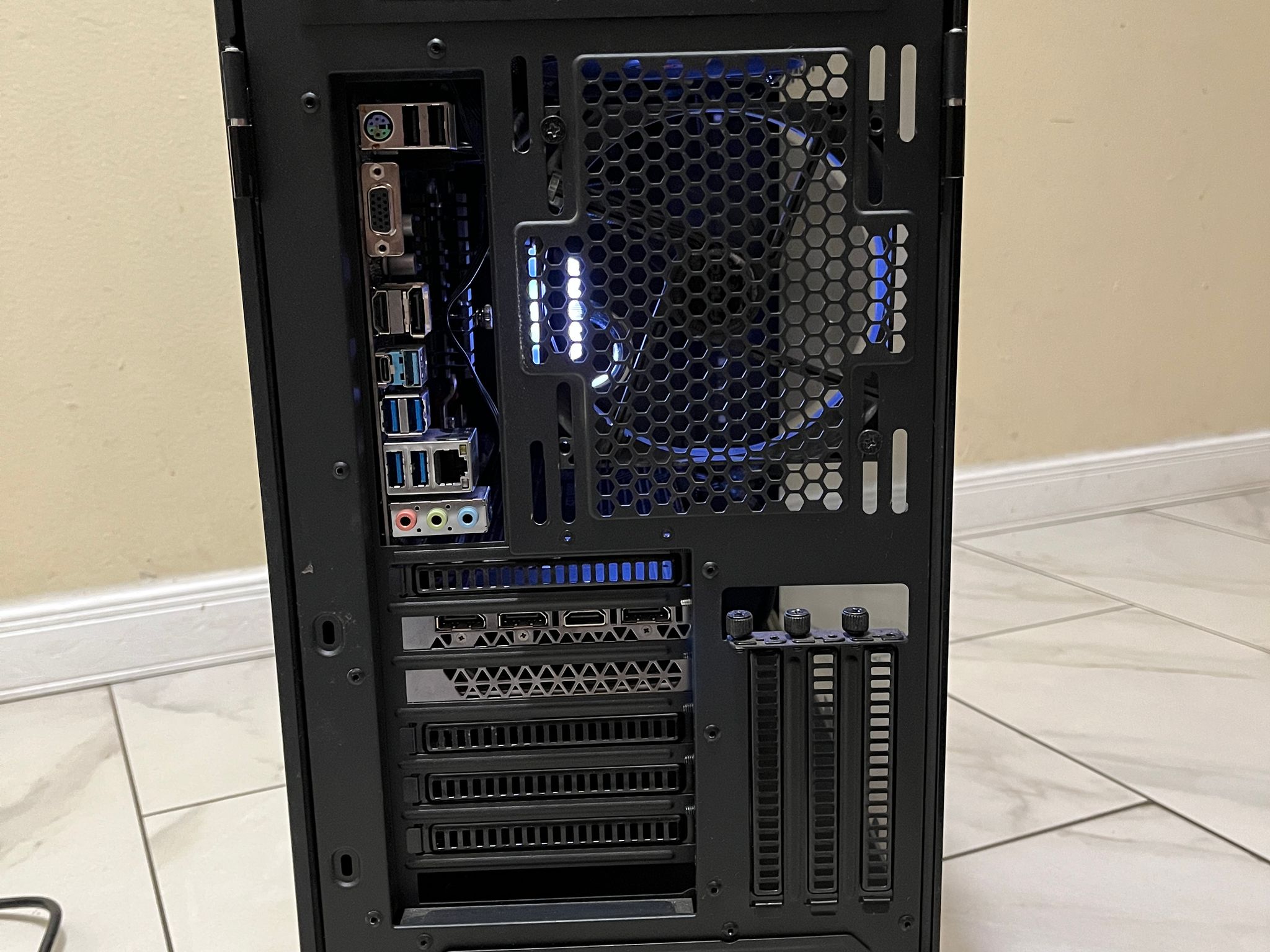🟠🔥NVIDIA GTX 1080 Ti, AMD Ryzen 7 2700X, 16GB RAM, 500 GB SSD, High FPS Custom Gaming PC