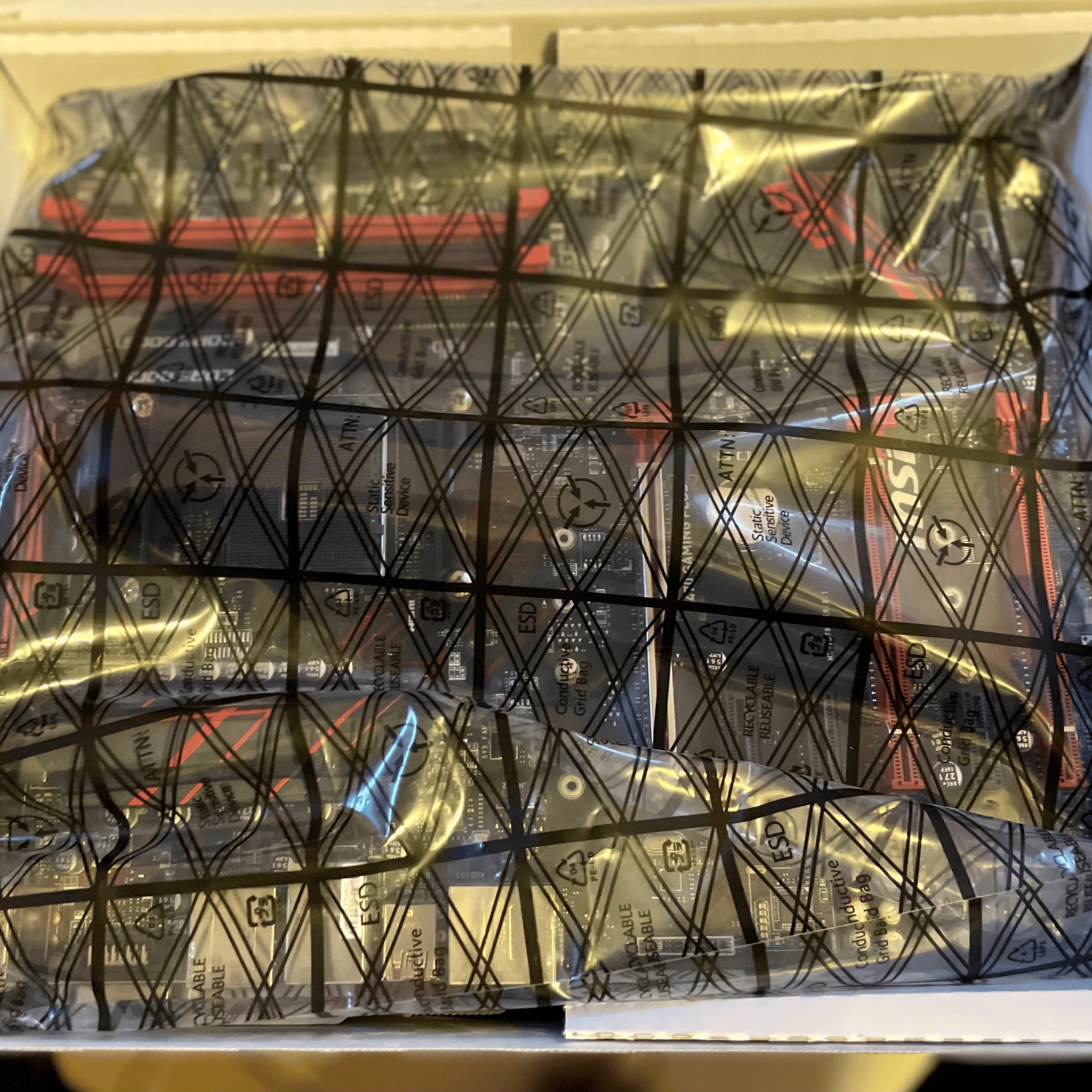 MSI X470 Gaming Plus AMD AM4 ATX DDR4-SDRAM Motherboard