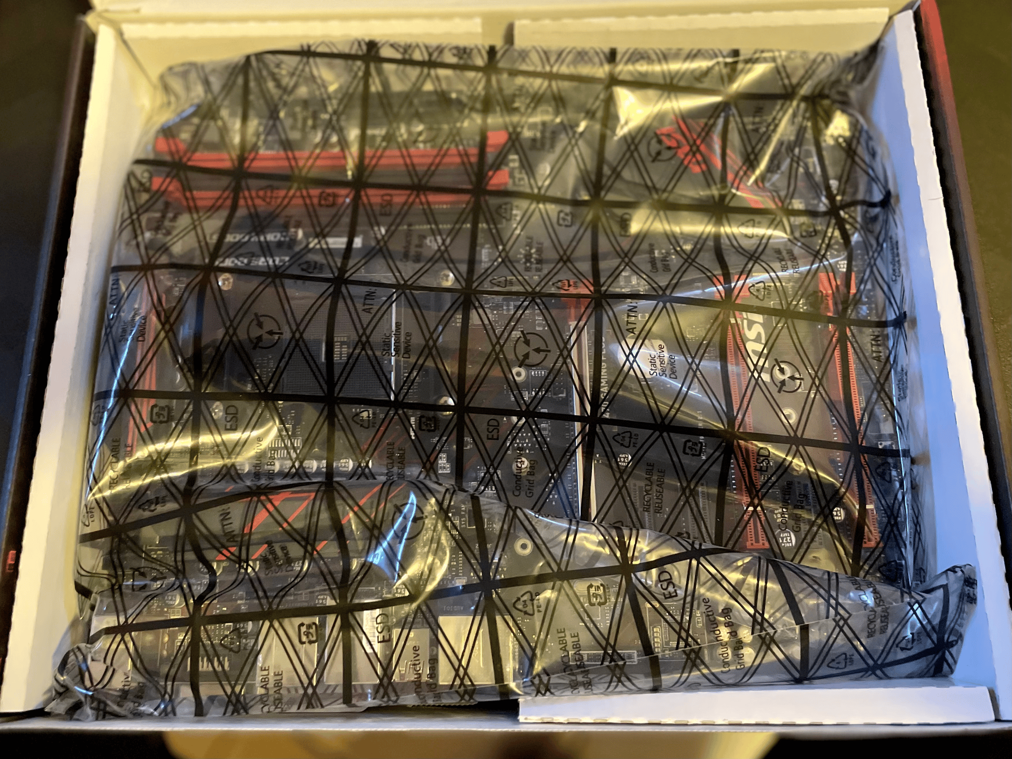 MSI X470 Gaming Plus AMD AM4 ATX DDR4-SDRAM Motherboard