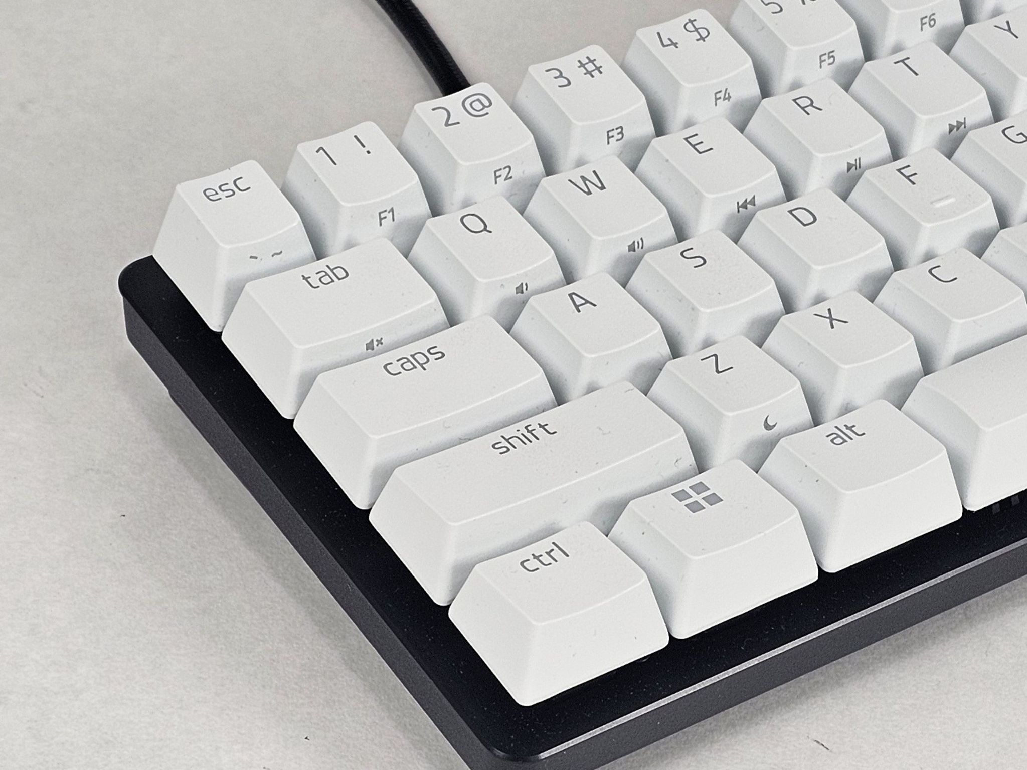 Razer Huntsman Mini Special Edition 60% Optical Gaming Keyboard - White/Black Wired