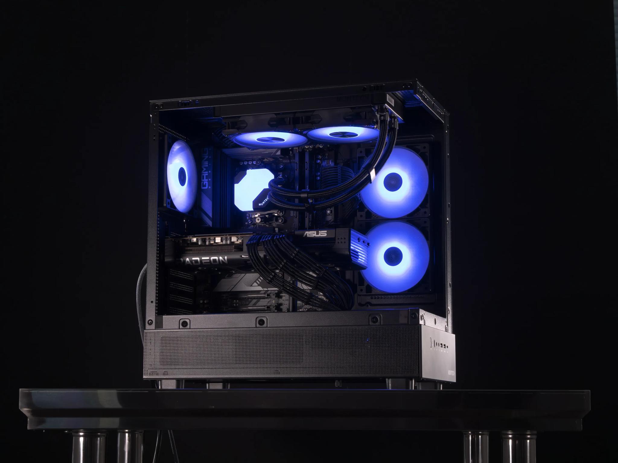 💥 Blitz - RX 9070 XT / AMD R7 9700X | Elite 1440p & High-Performance 4K gaming PC