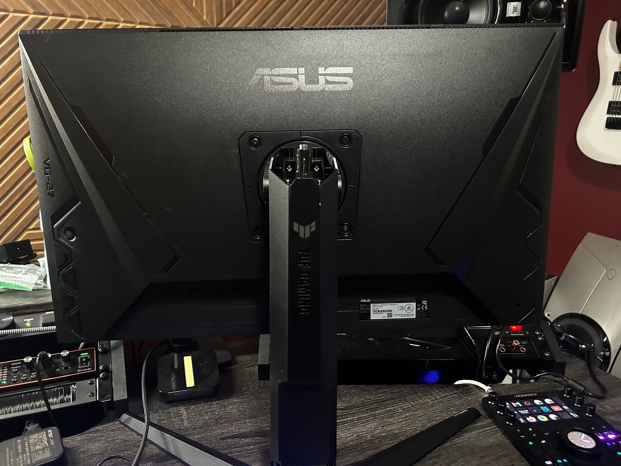 ASUS TUF 27" (170hz) 2K Resolution (2560 x 1440) Extreme Low Motion Blur, HDR400 Gaming Monitor
