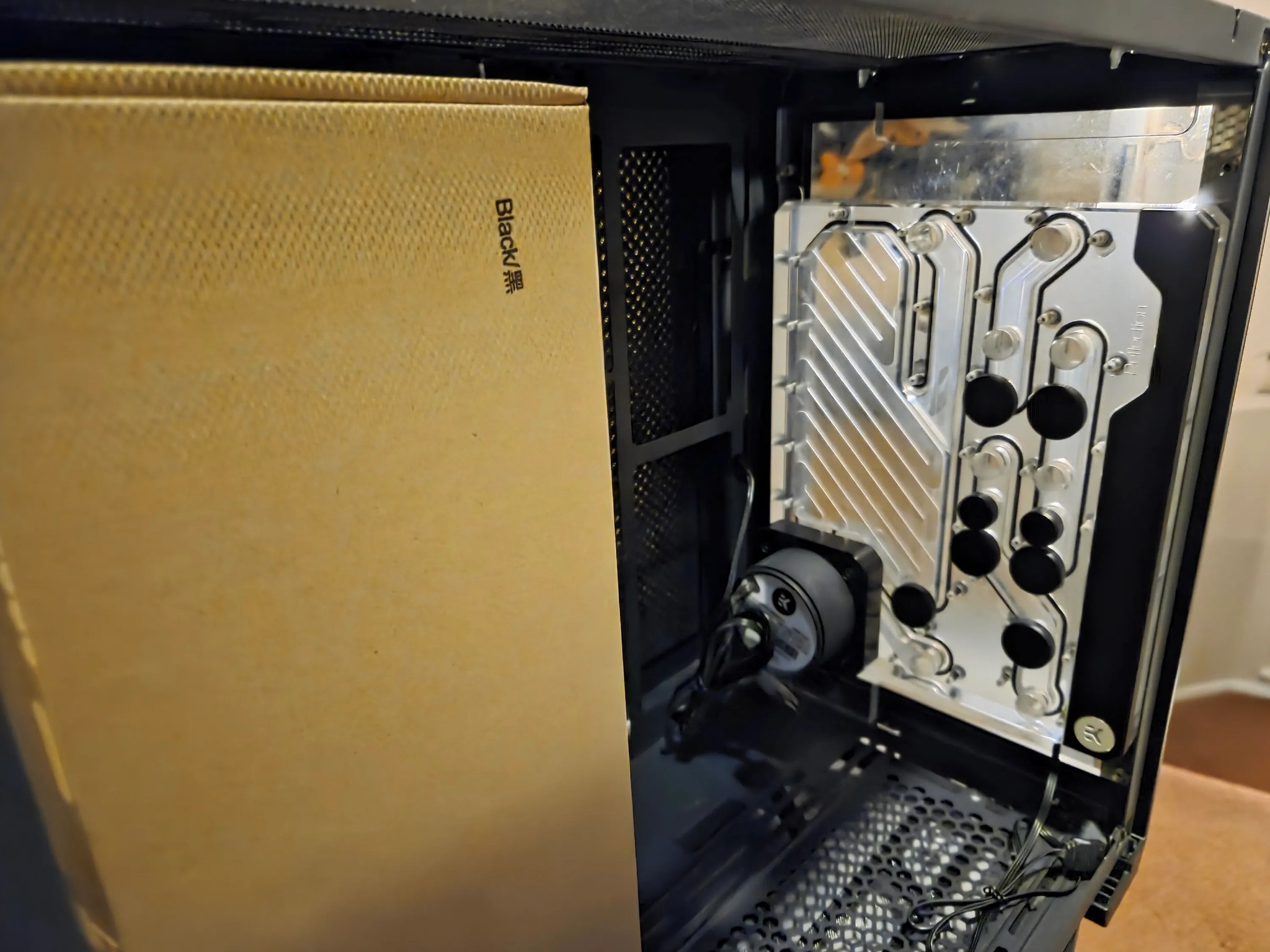 Lian Li 011 Mini Black w/ EK Distro Plate and Extras