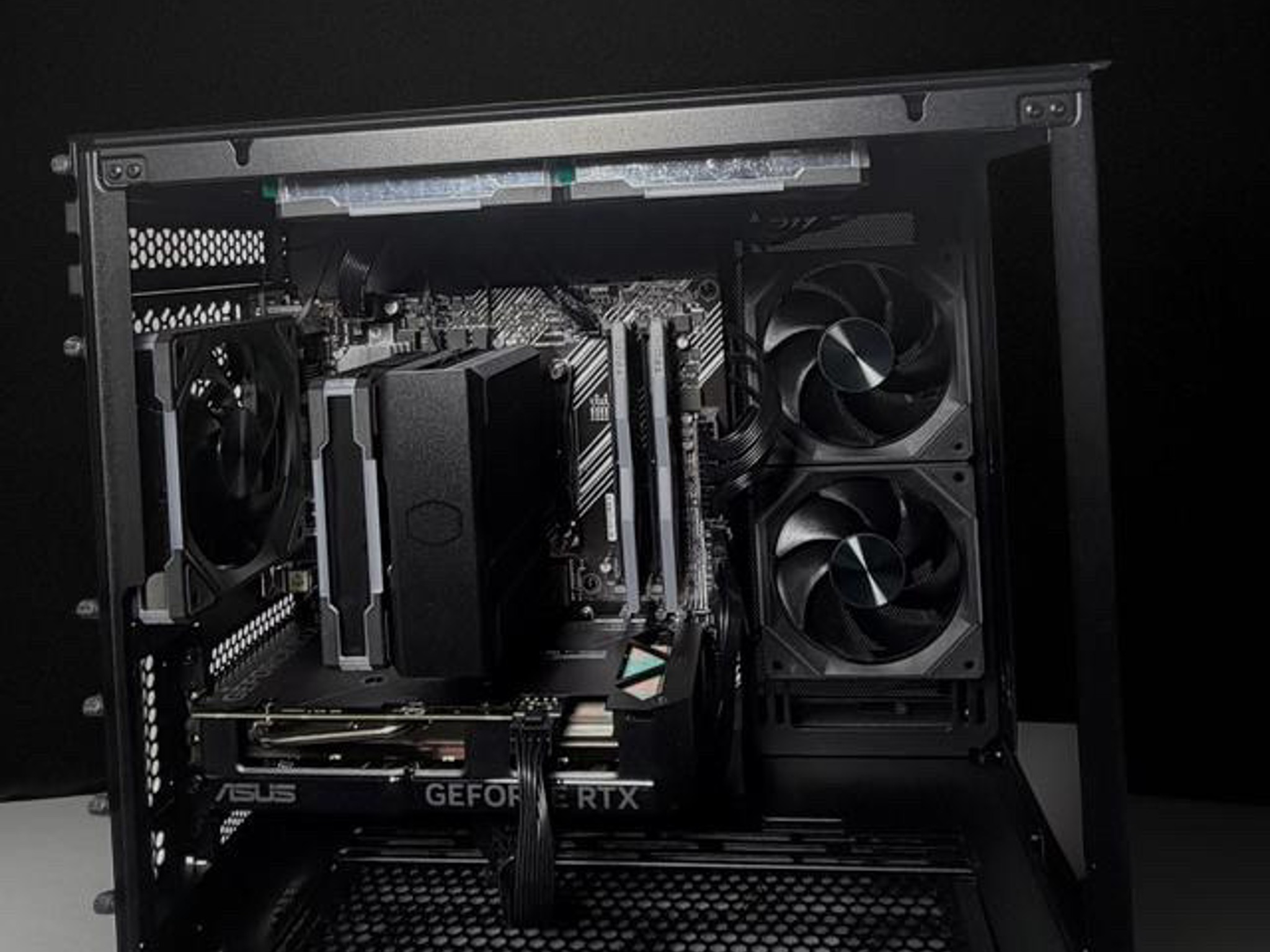 GLACIER GAMER🧊| RYZEN 5600X | NVIDIA 4060 | 32GB DDR4 | 1TB SSD | BT/WIFI