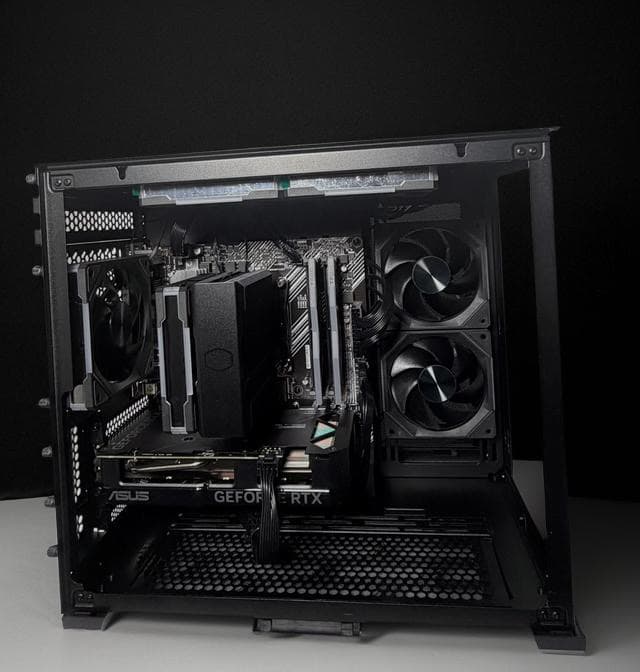 GLACIER GAMER🧊| RYZEN 5600X | NVIDIA 4060 | 32GB DDR4 | 1TB SSD | BT/WIFI