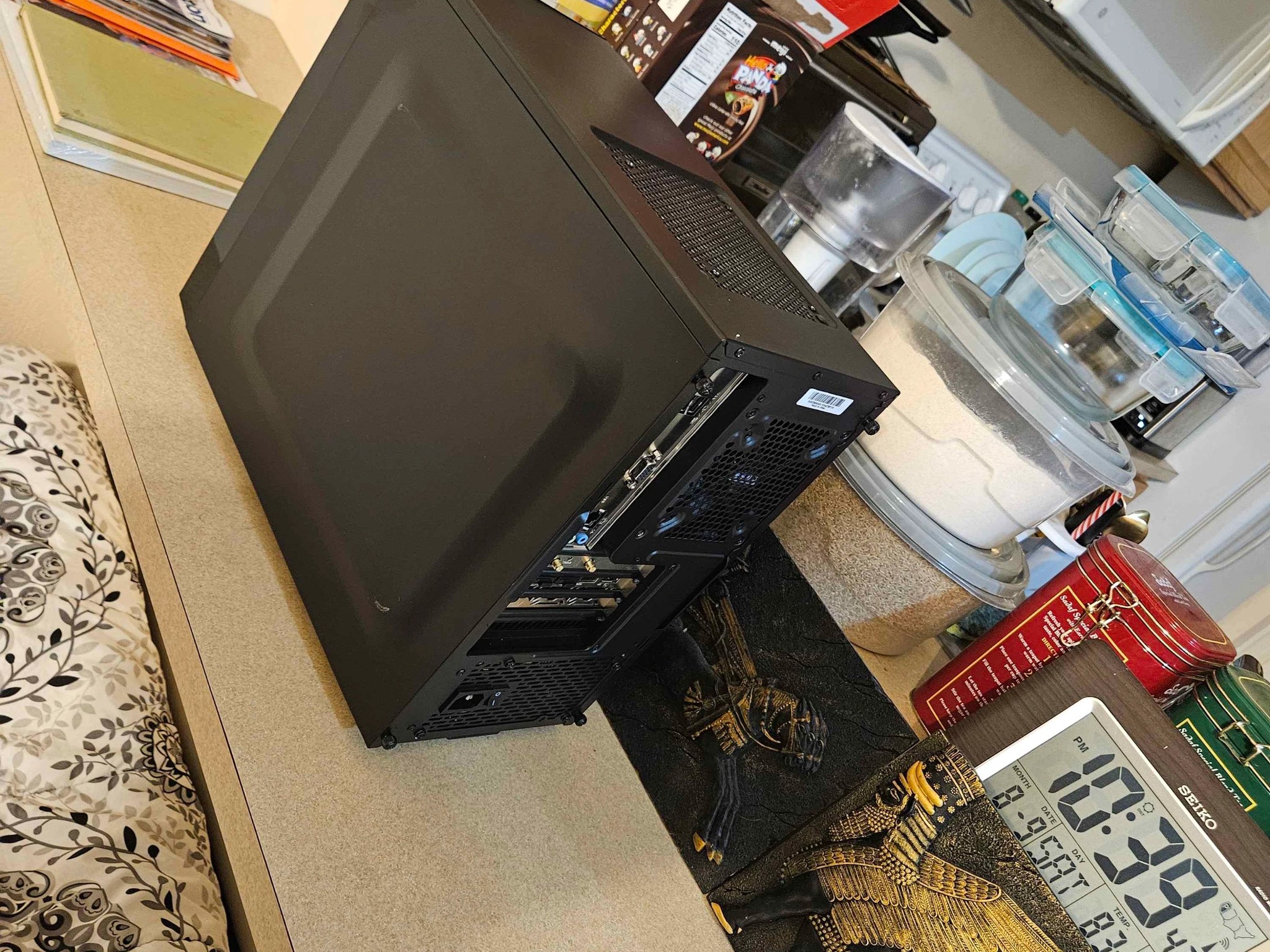 All-AMD Ryzen 5 5600 & Radeon 6650 XT (PS5-esque) caliber gaming rig ready for e-sports & Blu-ray!