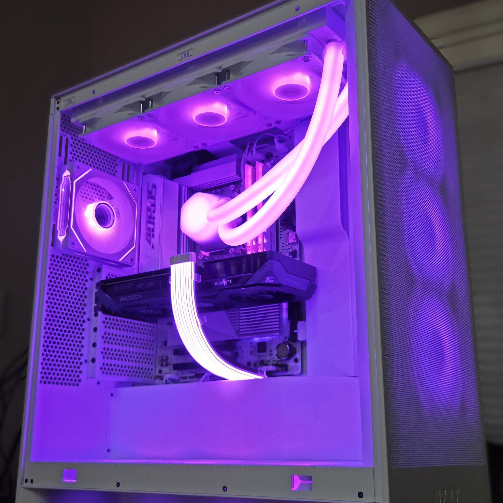 Cookies N’ Cream!🥛 7600X | 9060XT 16GB | 32GB DDR5 | 1TB Gen4 NVMe