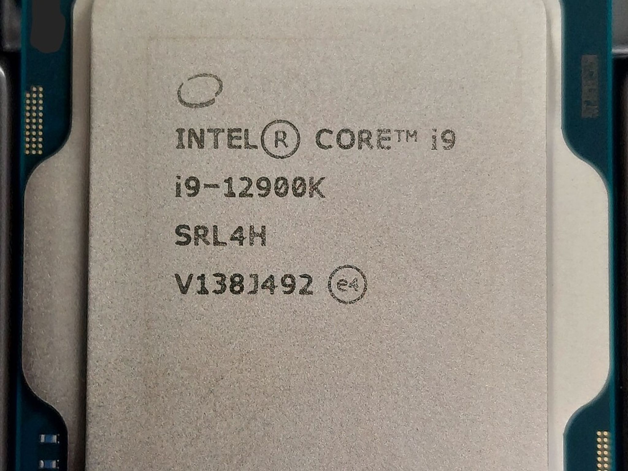 Intel i9-12900K