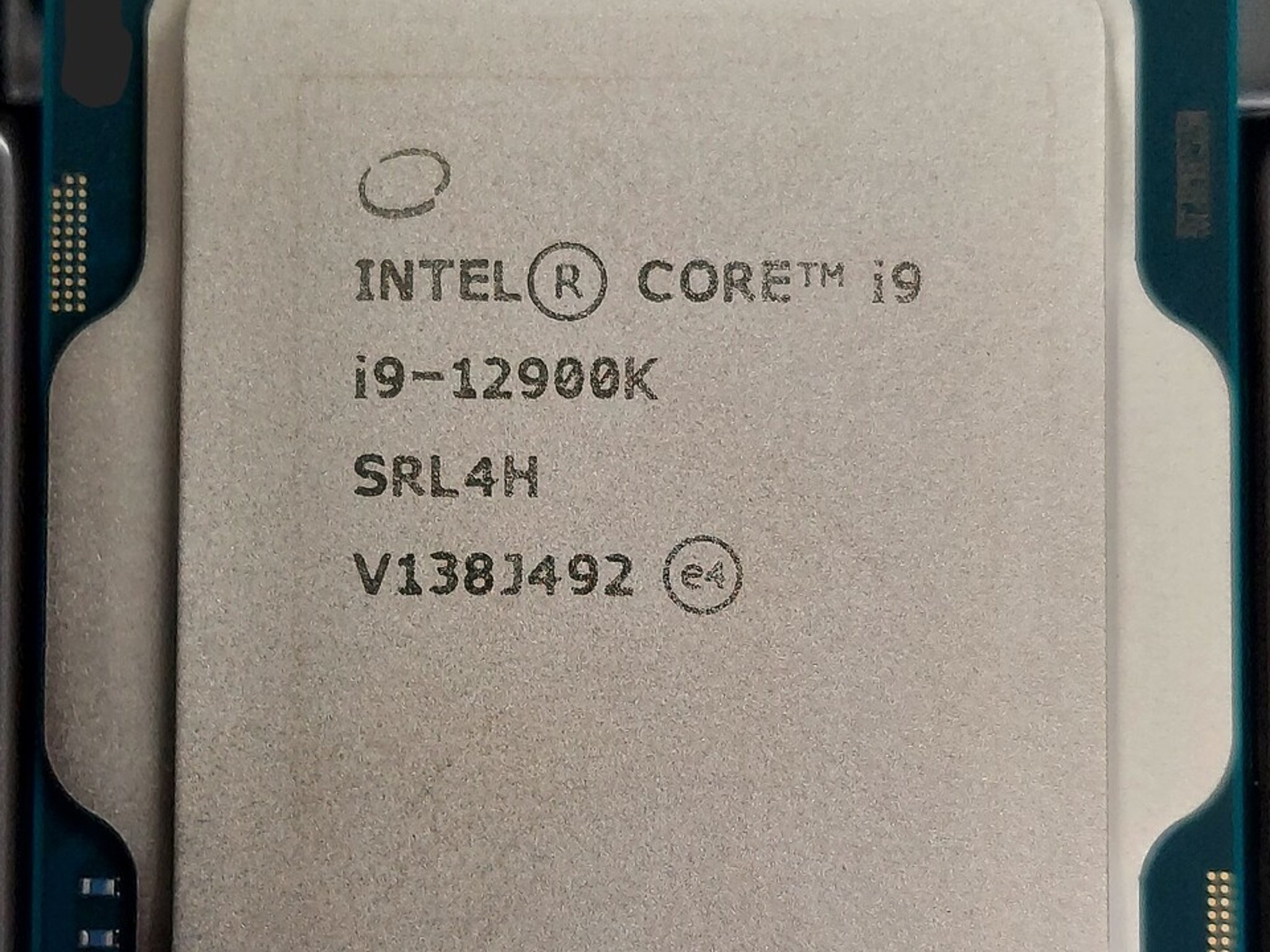 Intel i9-12900K