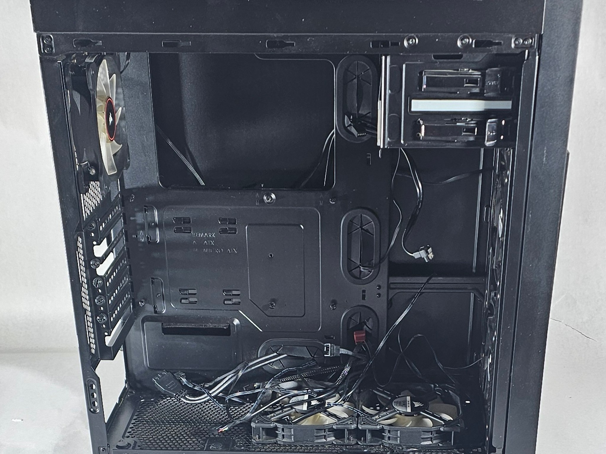 Black Corsair PC Case w/ 4 Fans