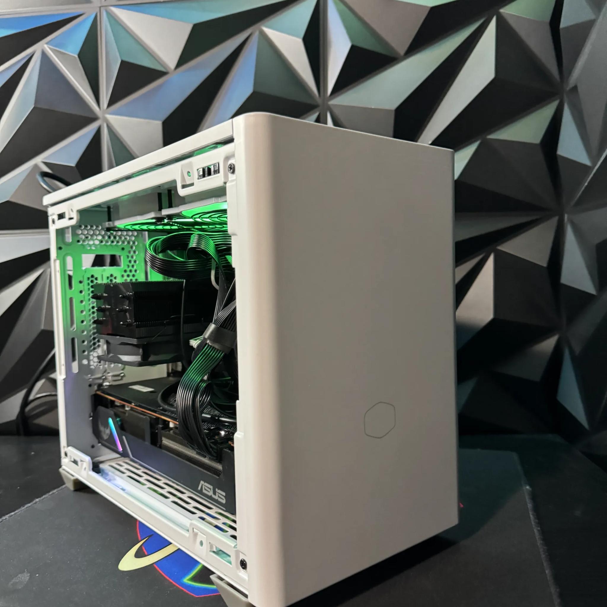 🎮🖥️🐾Tiny Tusker🎮🖥️🐾 |i7 10700T| RX 5700XT| 16 GB DDR4| 1.25 TB NVME