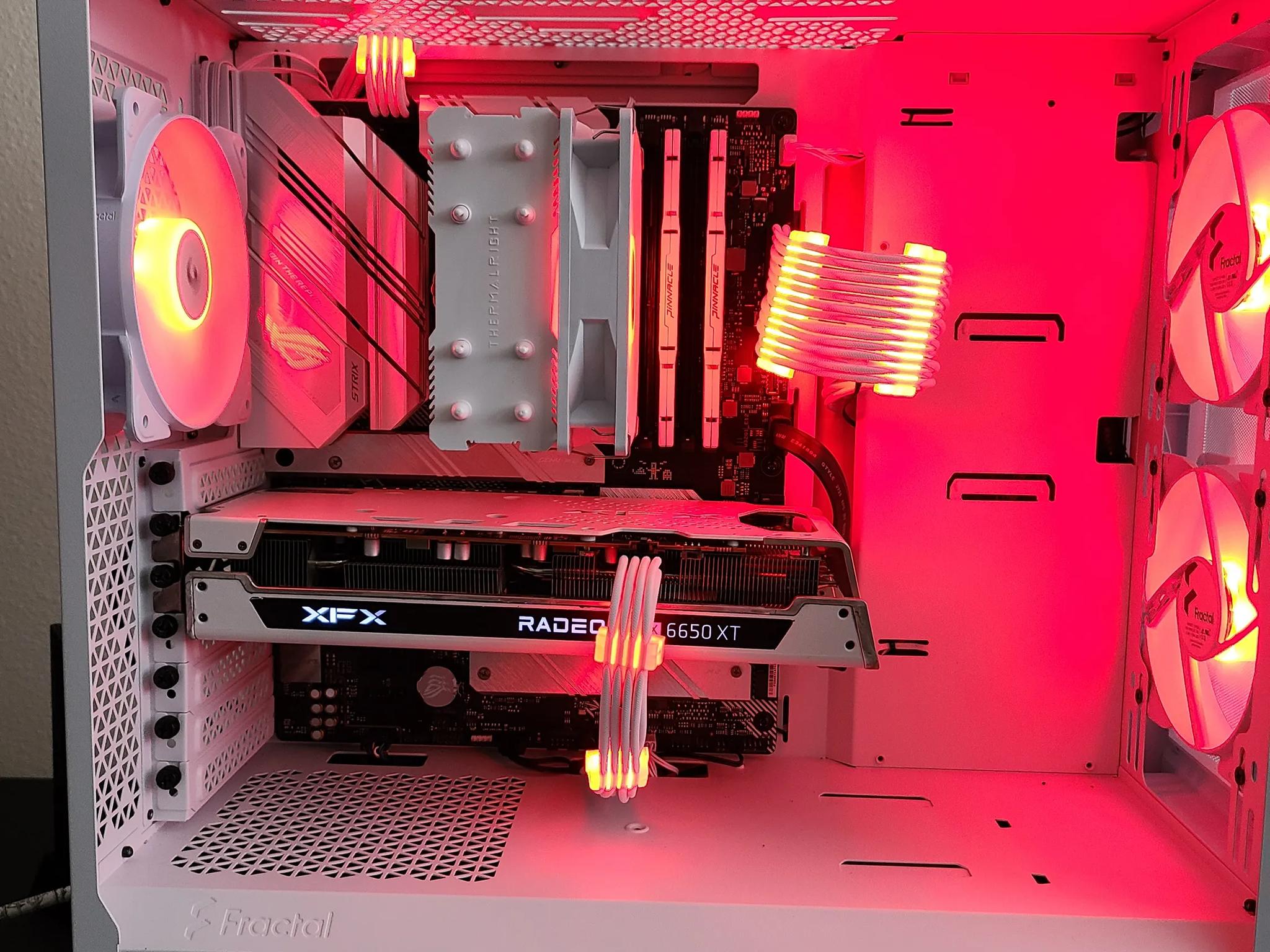 RX 6650 XT | Intel i5 11600K | 1TB Gen4 NVME | 32GB 3200MHz RAM