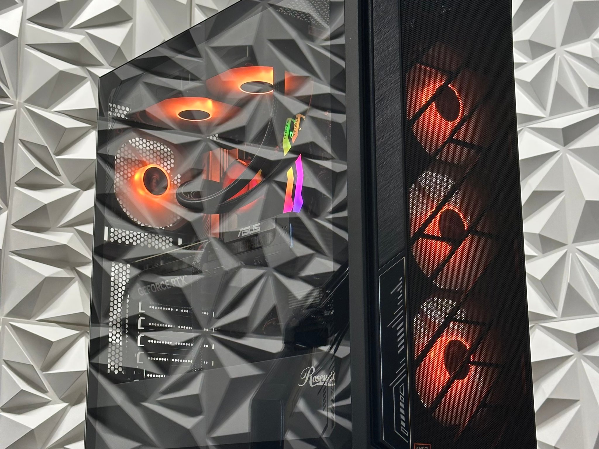 RTX 5070 / Ryzen 7 7700x / 16GB 6000MHz DDR5 / 1tb SSD / B650 / 750w / windows 11 pro