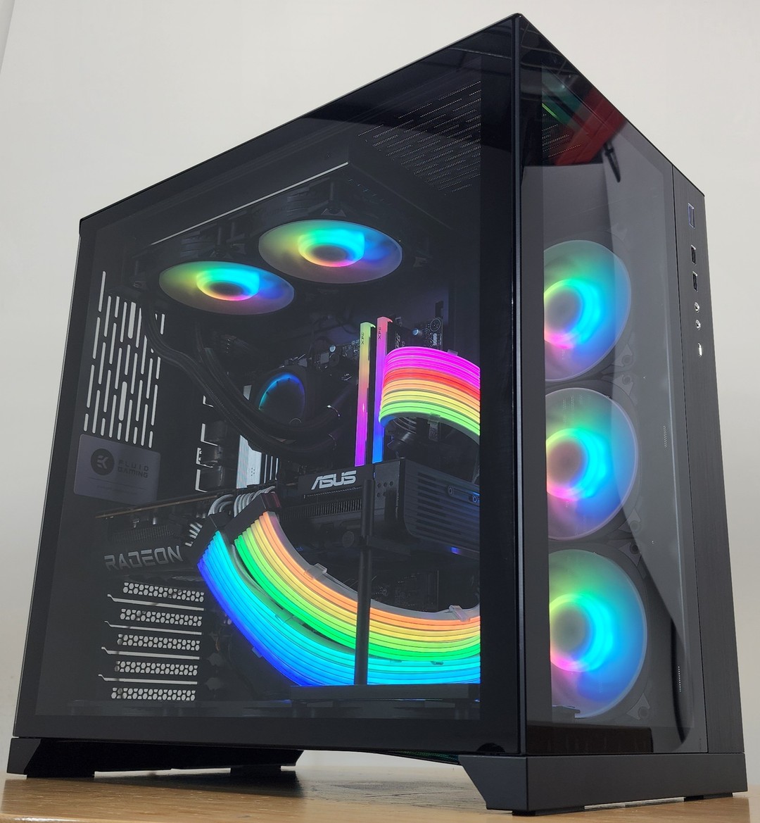 Gaming PC Ryzen 7 7700X 32GB RAM 1TB SSD RX 9070 XT 16GB Windows