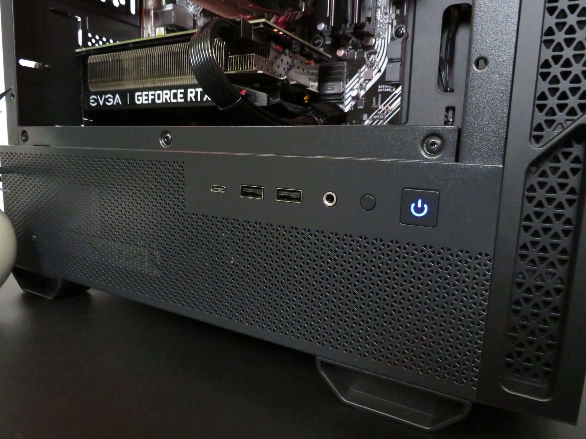 Beginner Streamer and Gamer: Ryzen 5 2600X + RTX 2060 + 16 GB DDR4 RAM + 1 TB SSD