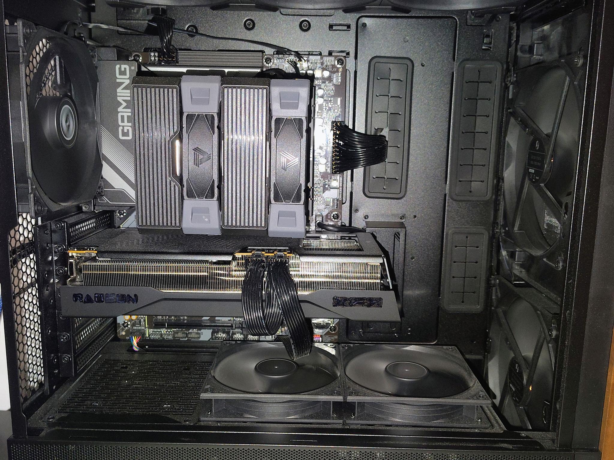 1440p/4K AMD Ryzen 7 7700X + Radeon RX 9070 Gaming PC