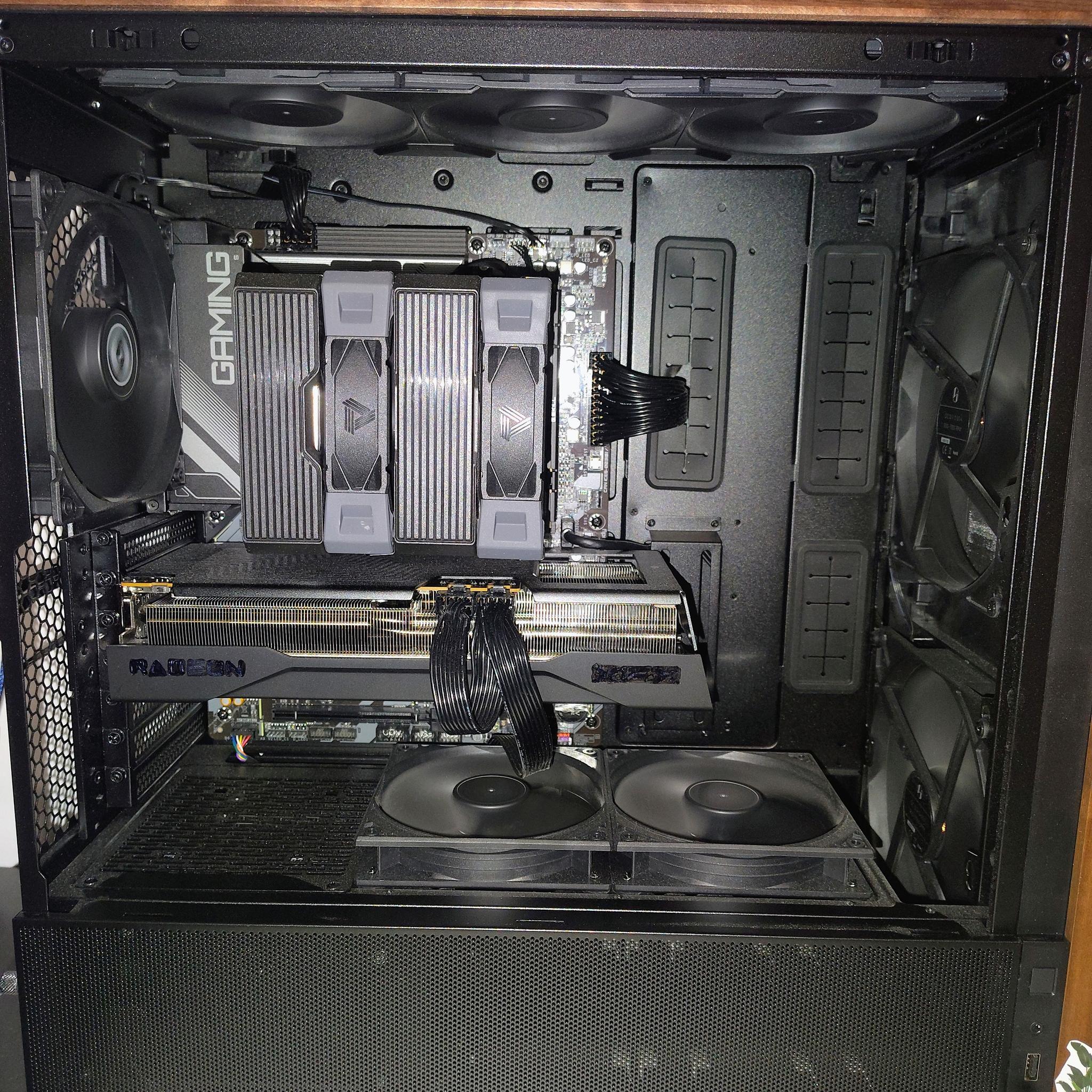 1440p/4K AMD Ryzen 7 7700X + Radeon RX 9070 Gaming PC