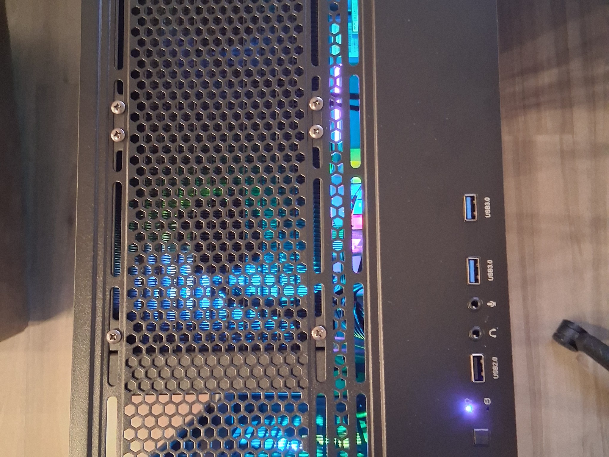 Ryzen 5 5600 / PNY RTX 5060 8gb / 32gb of ram 3600mhz
