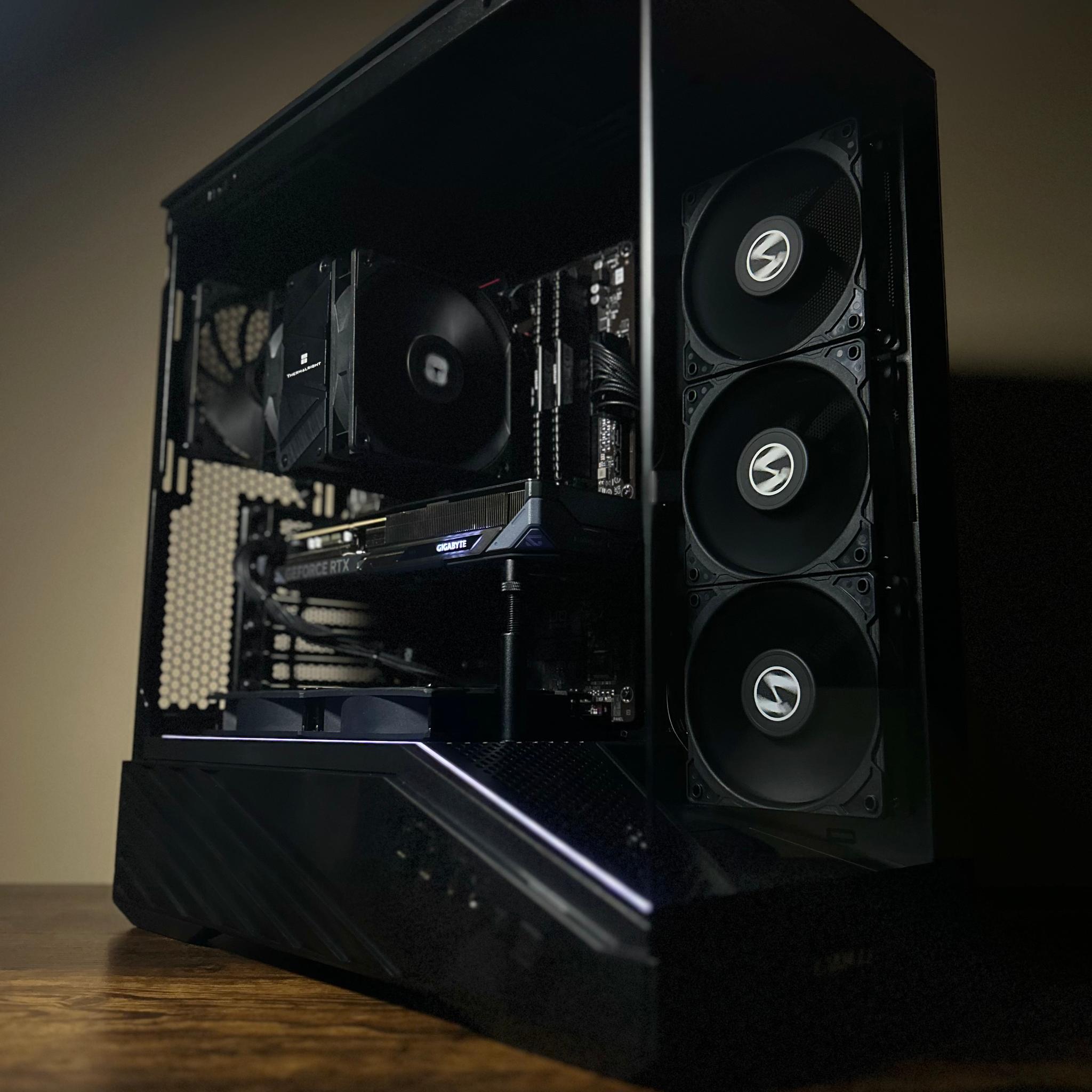 BLACKOUT🦇🖤 GAMING PC | RTX 5060 OC | RYZEN 5 5600X | 32GB DDR4 3200MT/s | 1TB SSD NVMe