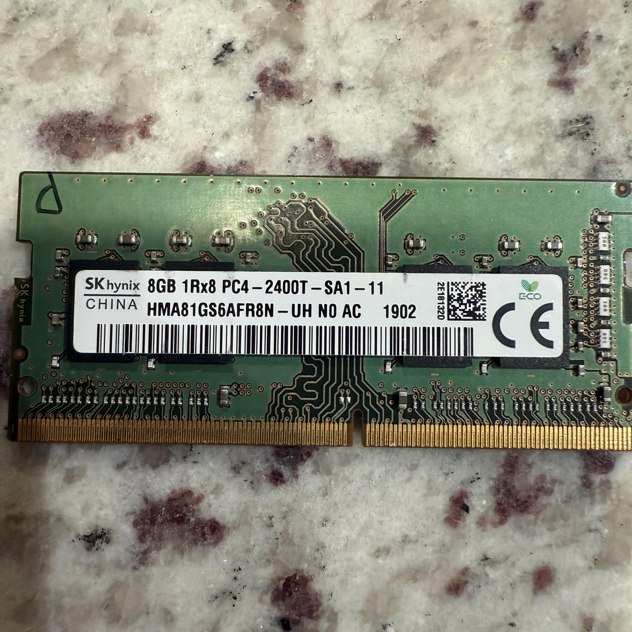 SK hynix 8GB 1R*8 PC$ - 2400T SODIMM RAM