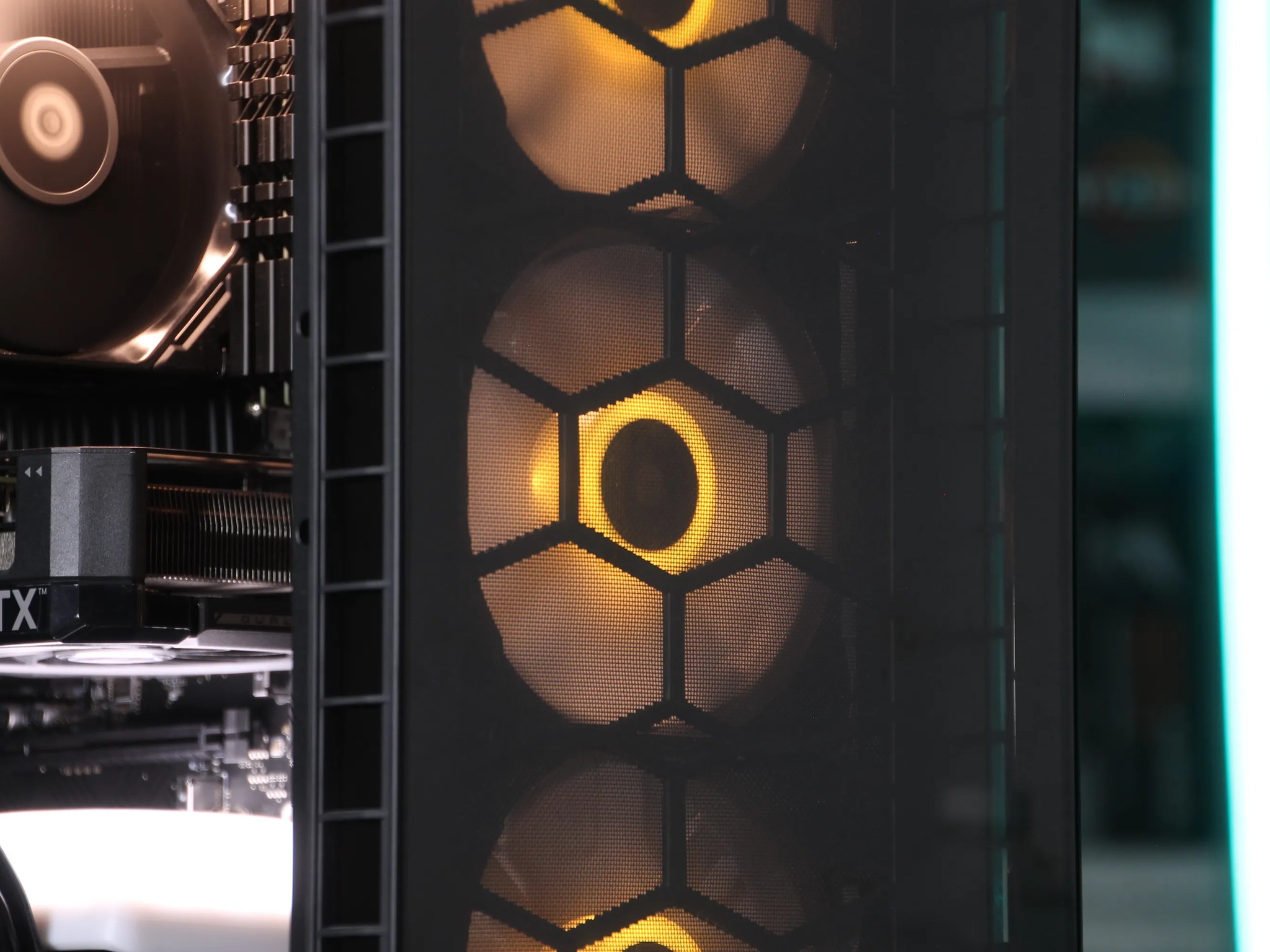 𝙐𝙈𝘽𝙍𝘼 // Core i5-12400F, RTX 4060 Ti // SLEEK Mid-Range Gaming PC