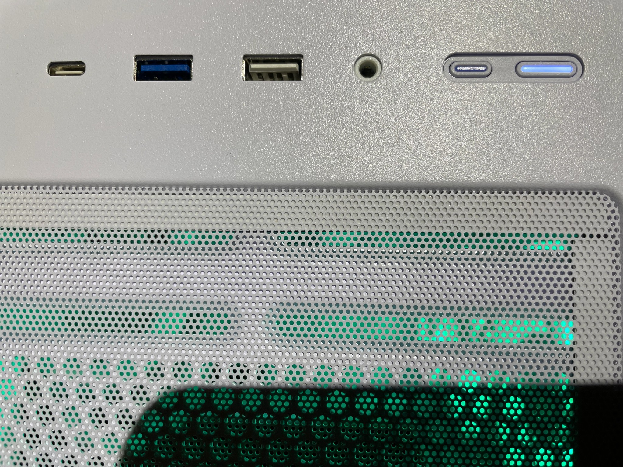 White Value Gaming PC - GTX 1660 | Ryzen 5 | 16GB DDR4 | 500 GB SSD | Win 11 Pro